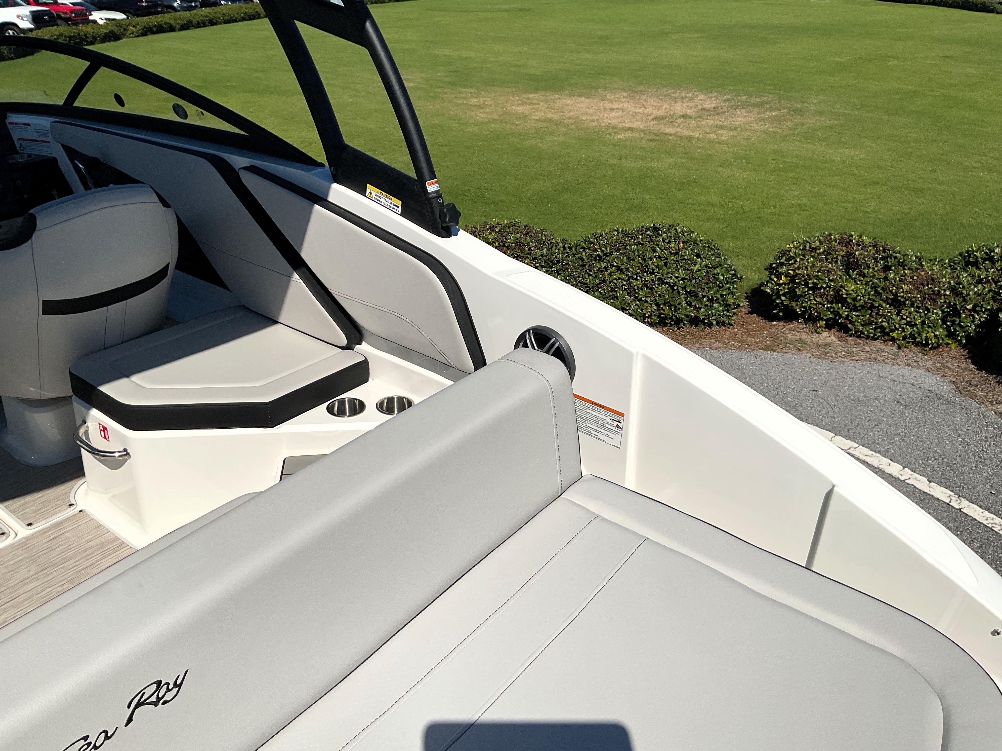 2026 Sea Ray SPX 210 Outboard Image Thumbnail #43