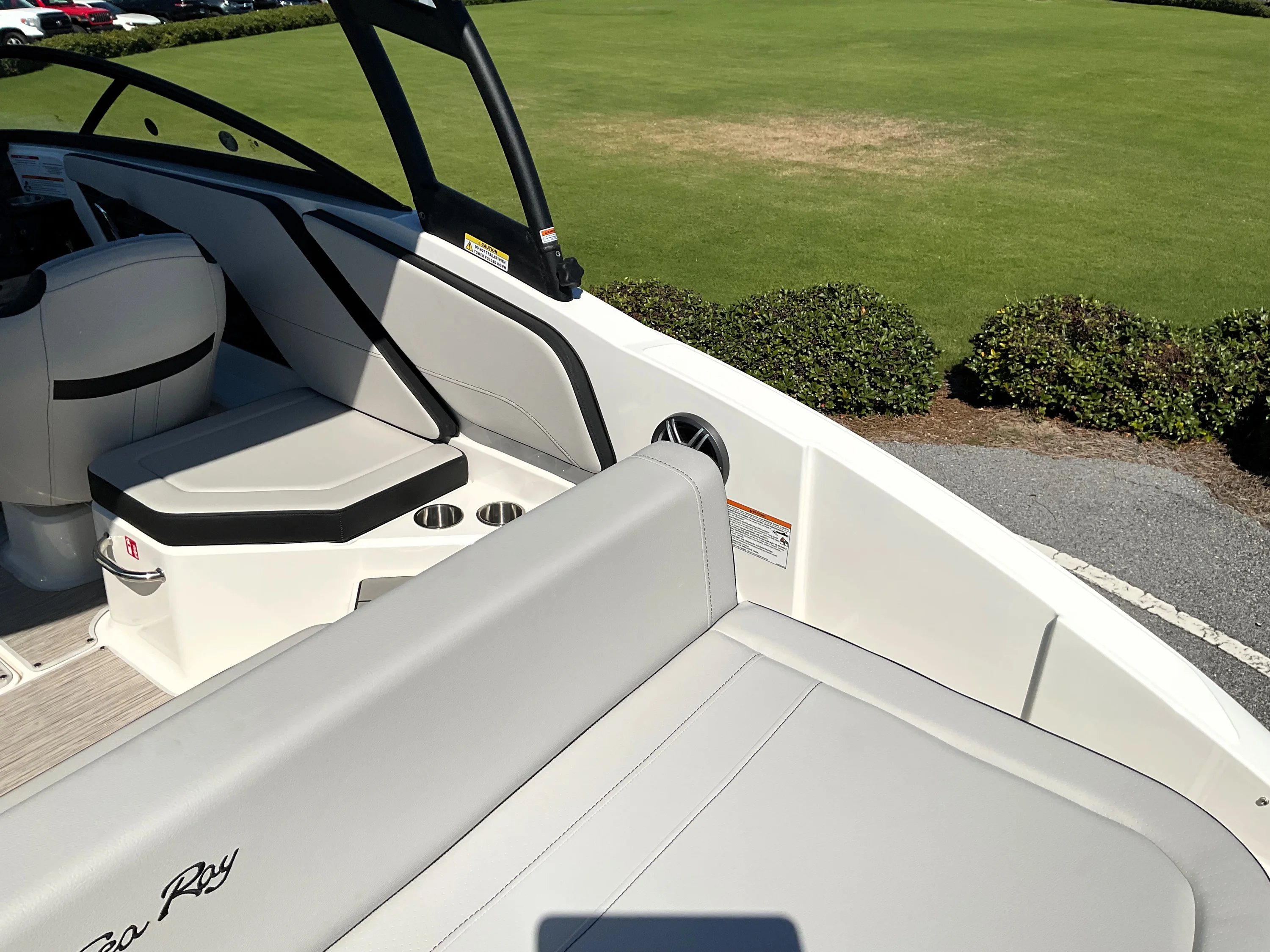 2026 Sea Ray SPX 210 Outboard Image Thumbnail #43