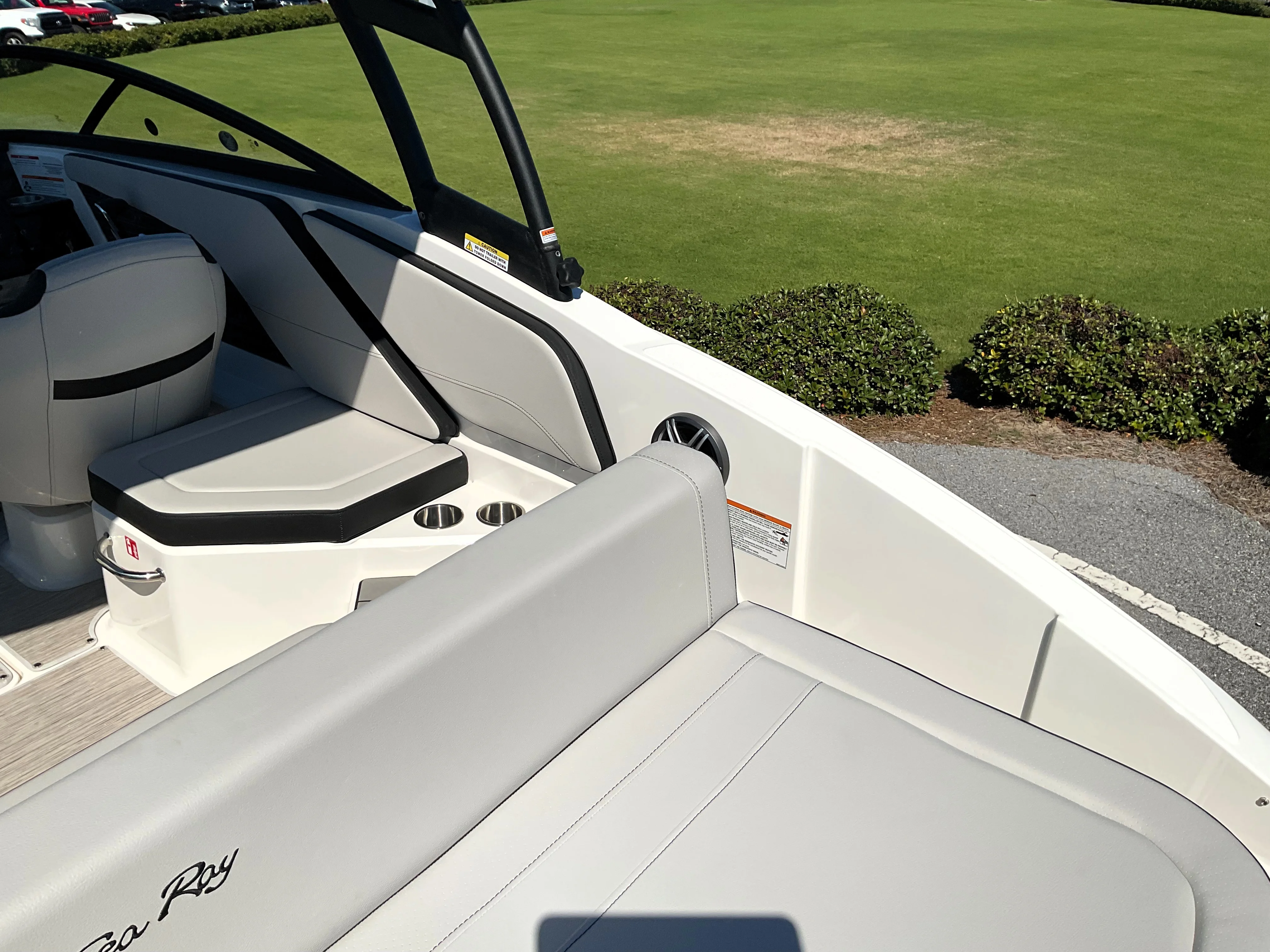 2026 Sea Ray SPX 210 Outboard Image Thumbnail #43