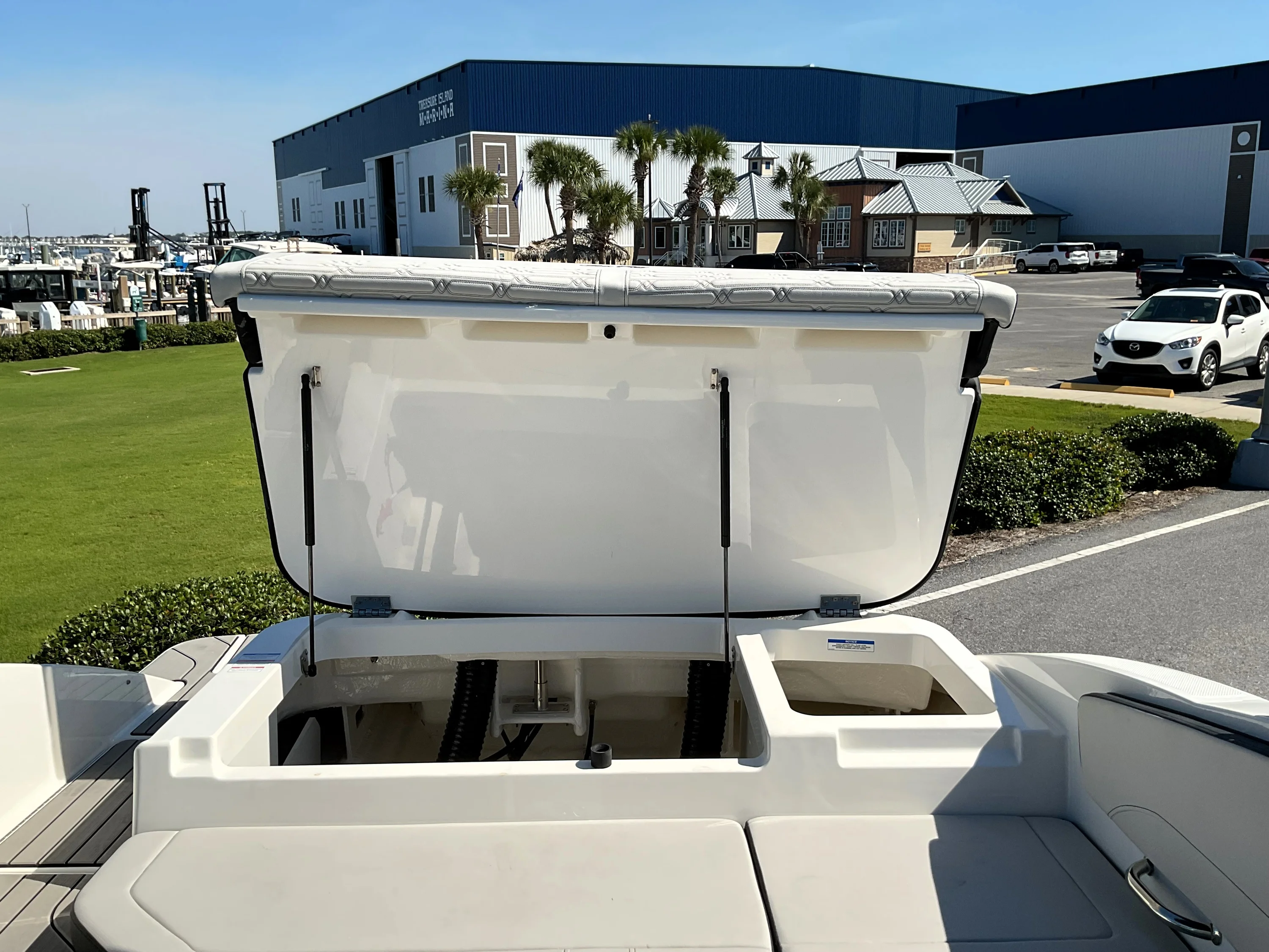 2026 Sea Ray SPX 210 Outboard Image Thumbnail #49