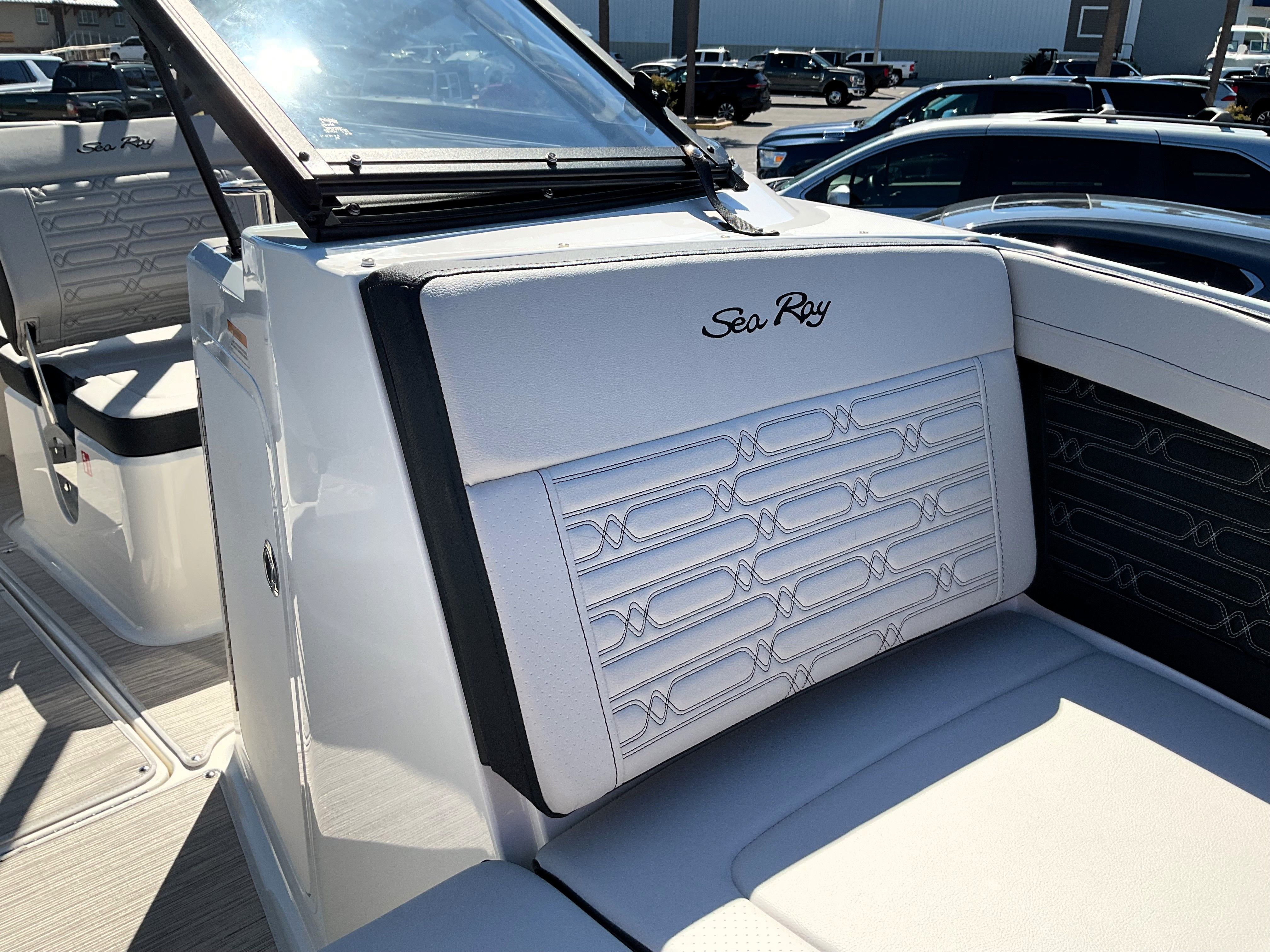 2026 Sea Ray SPX 210 Outboard Image Thumbnail #28