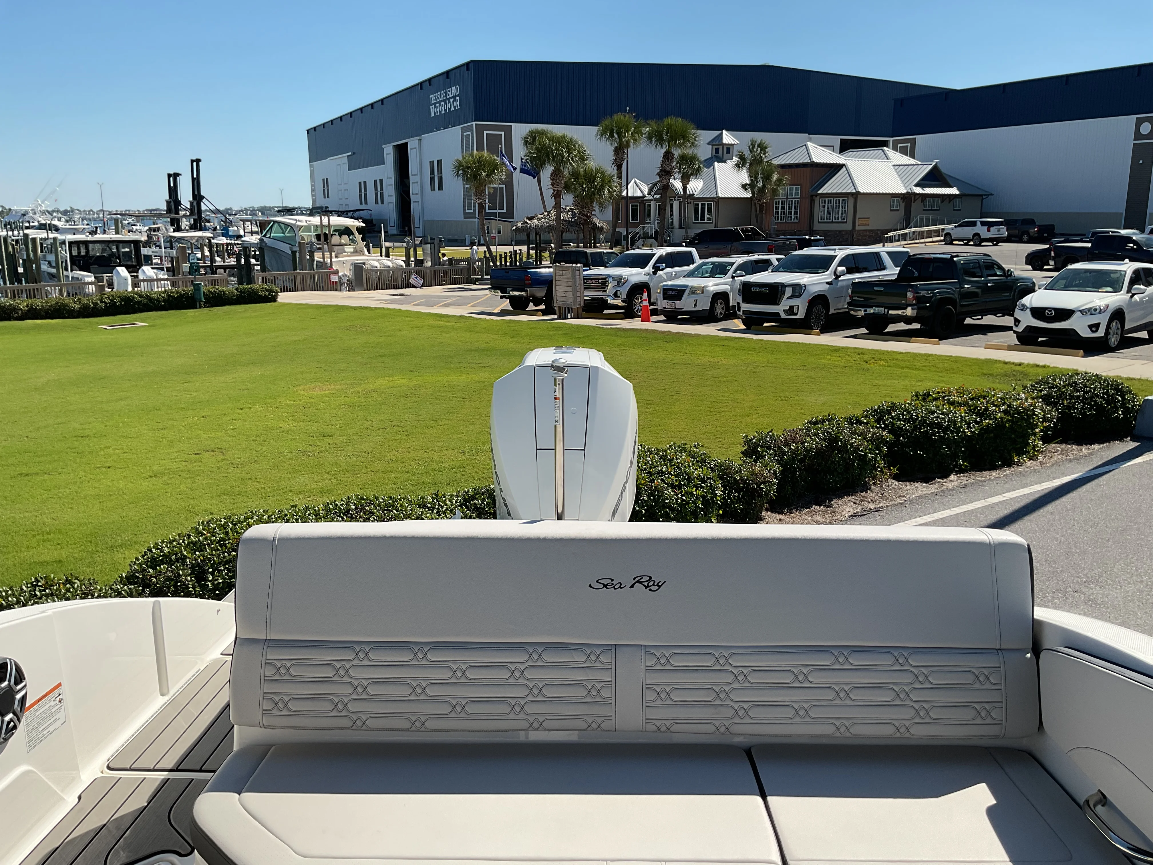 2026 Sea Ray SPX 210 Outboard Image Thumbnail #31