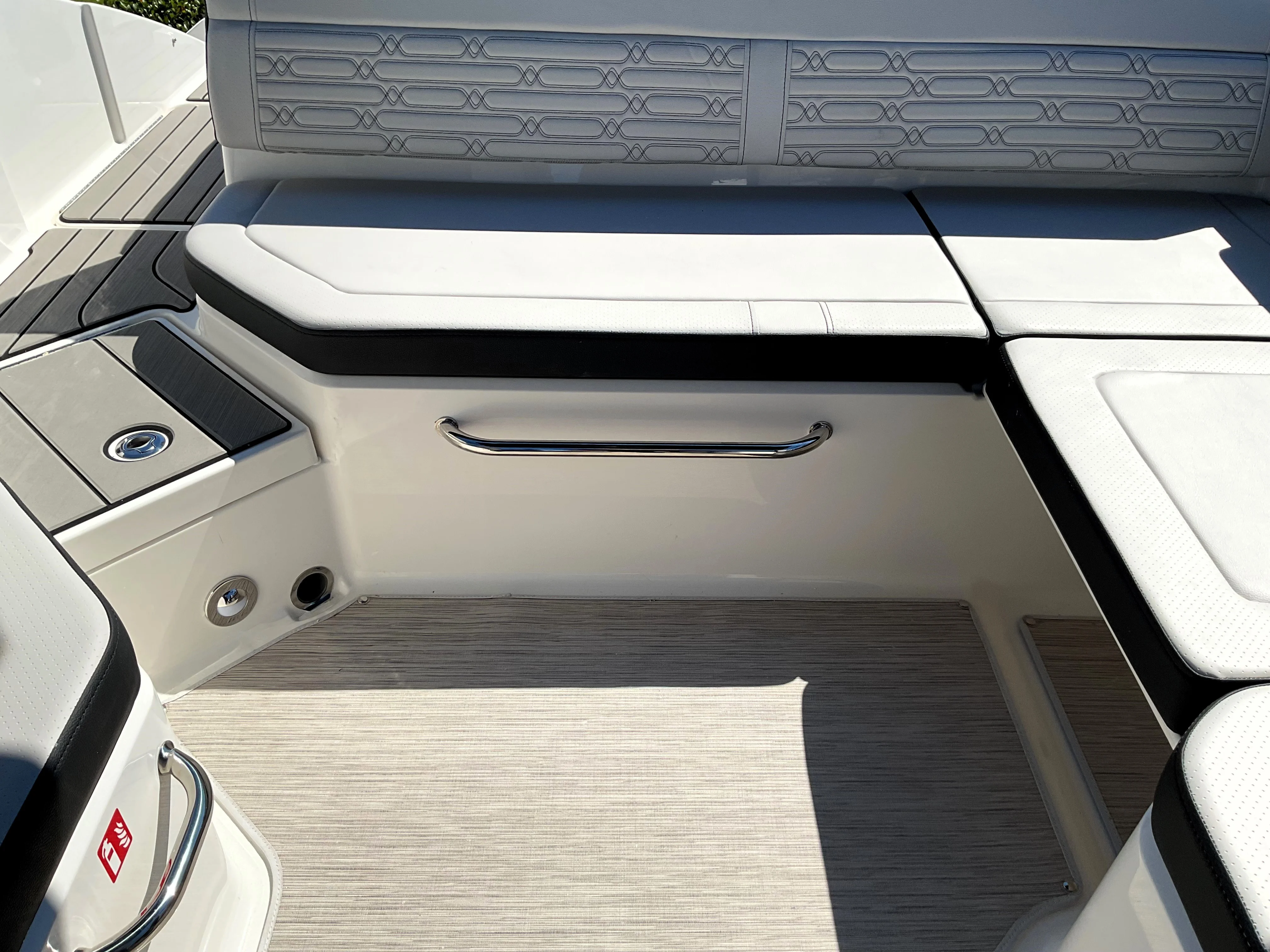 2026 Sea Ray SPX 210 Outboard Image Thumbnail #41