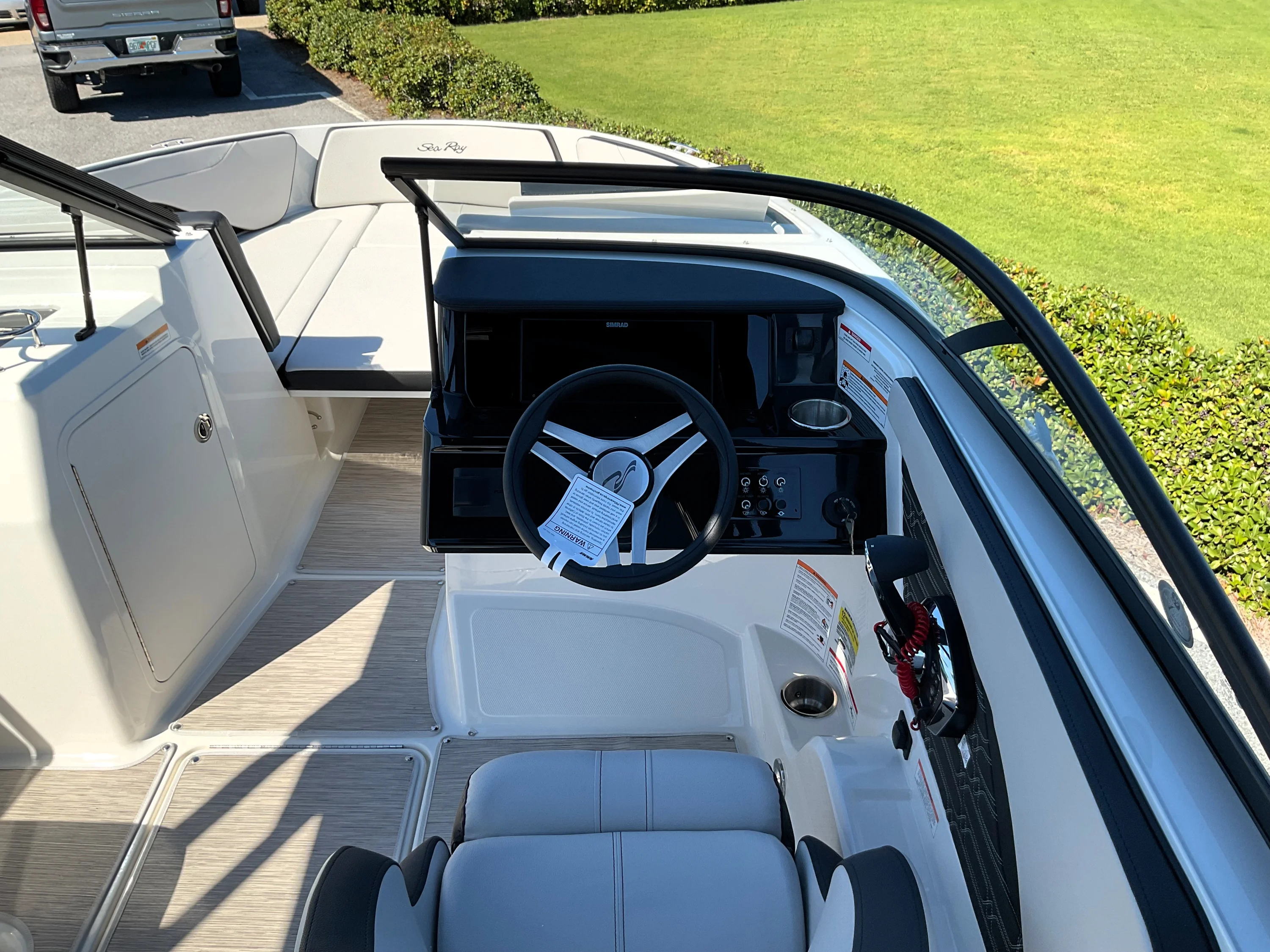 2026 Sea Ray SPX 210 Outboard Image Thumbnail #13