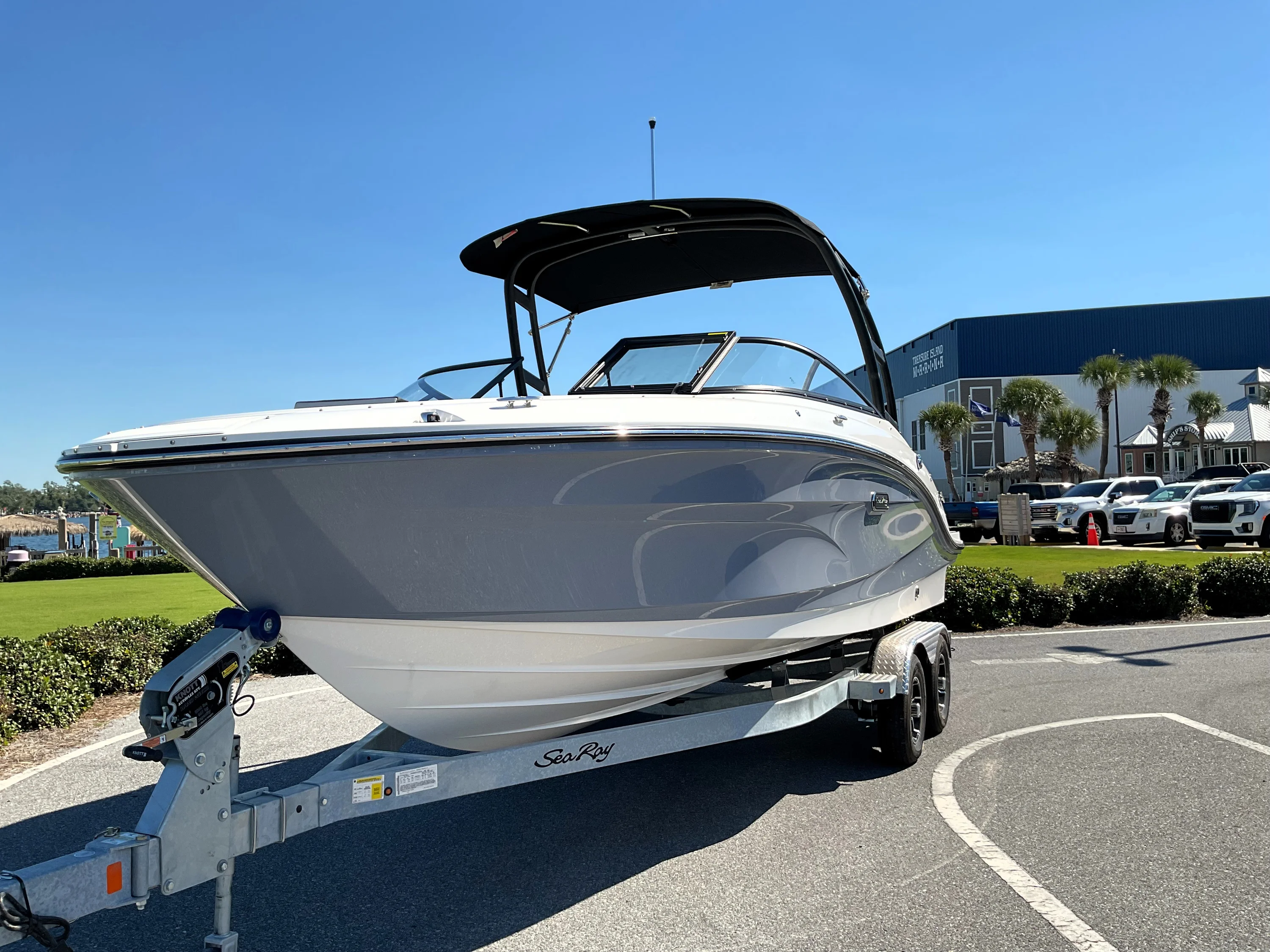 2026 Sea Ray SPX 210 Outboard Image Thumbnail #4