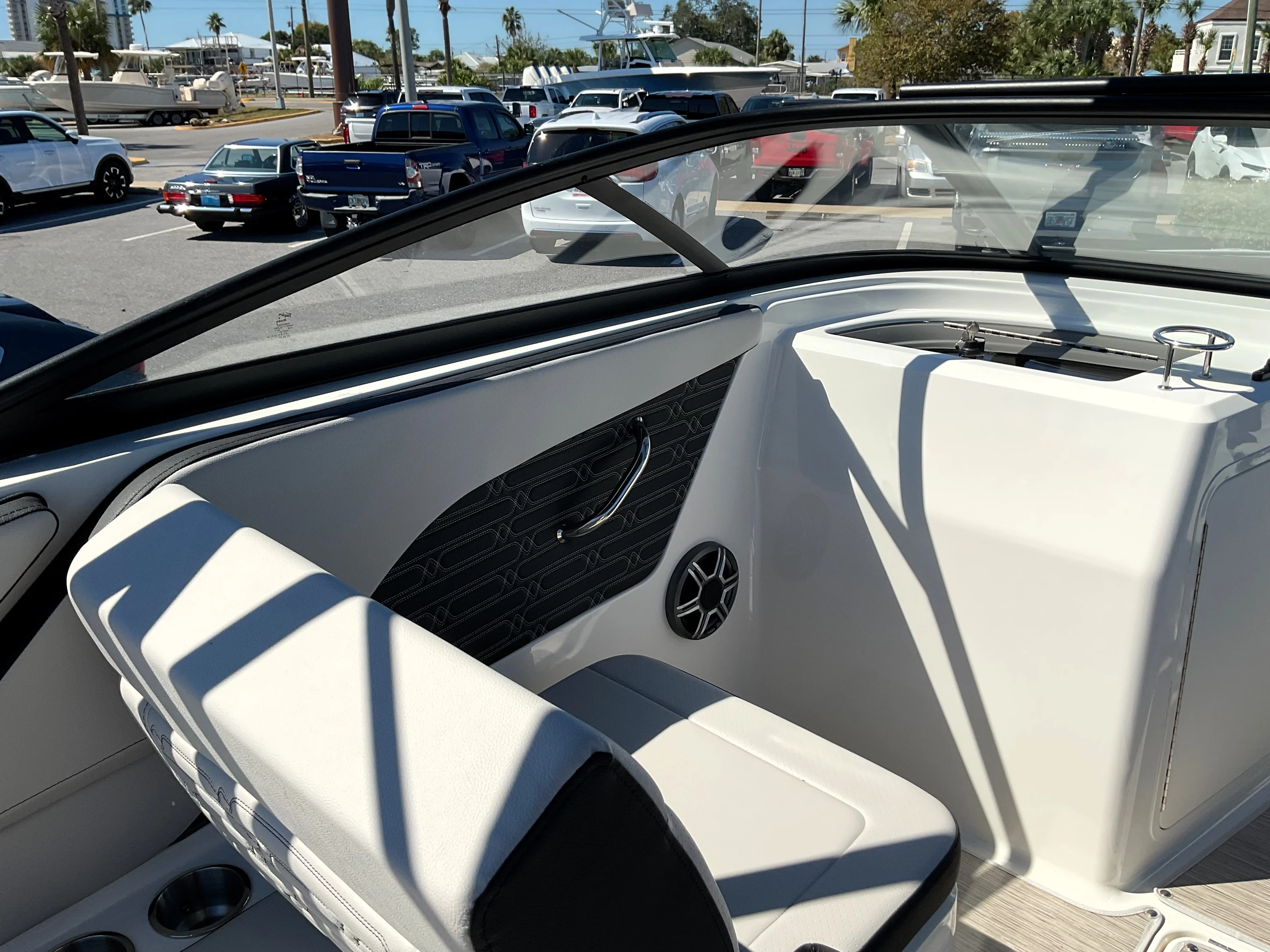 2026 Sea Ray SPX 210 Outboard Image Thumbnail #20