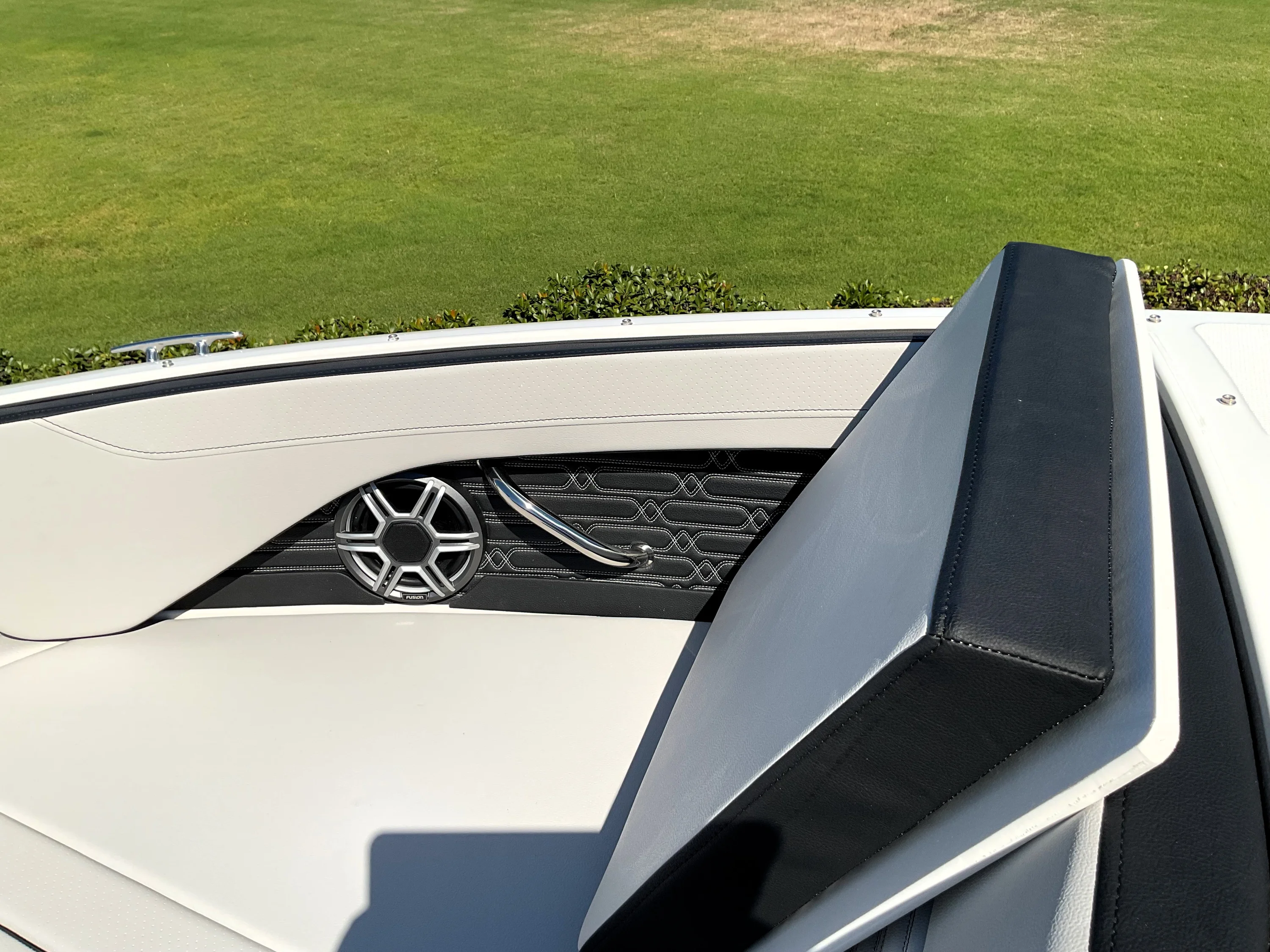 2026 Sea Ray SPX 210 Outboard Image Thumbnail #25