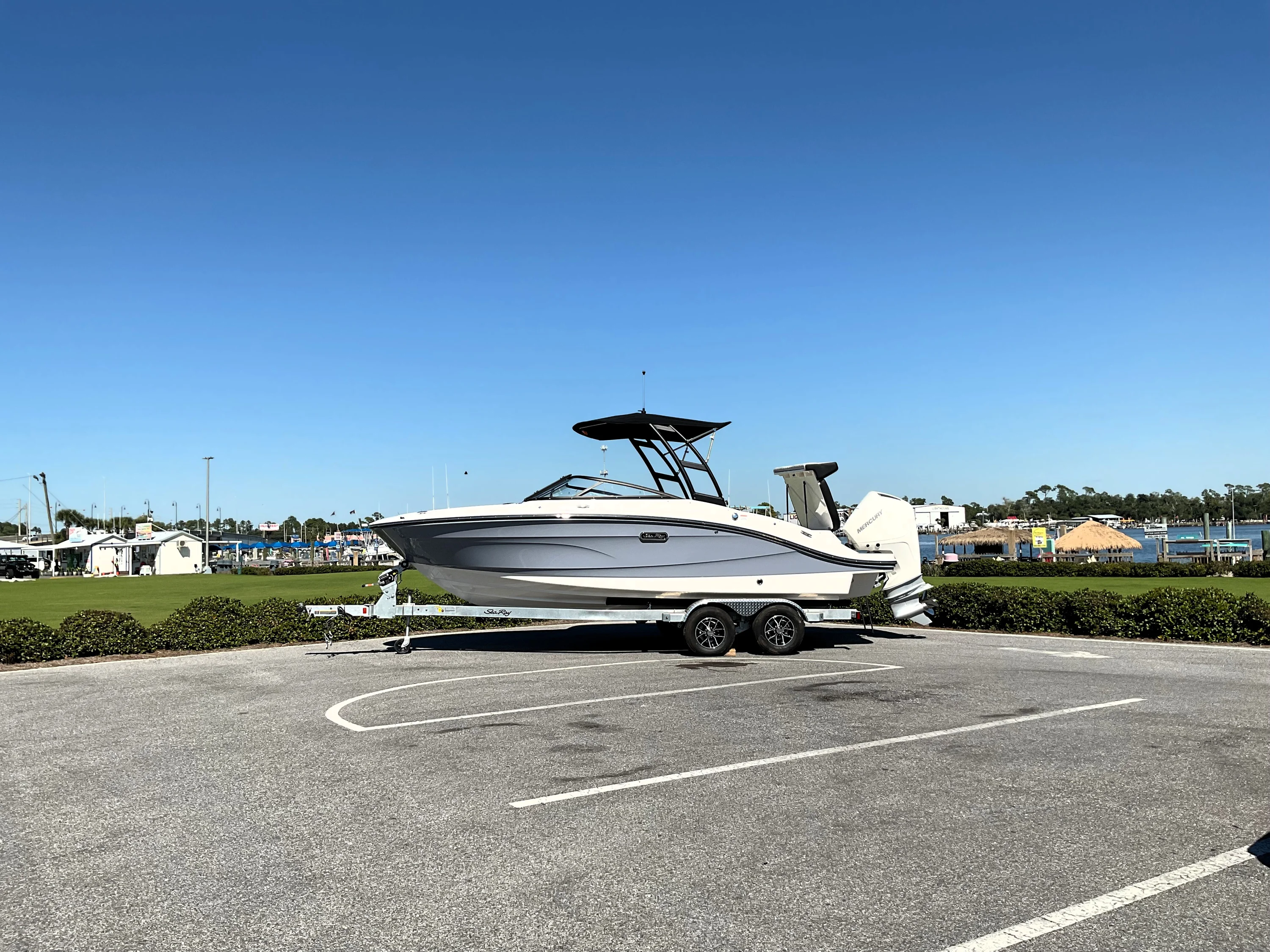 2026 Sea Ray SPX 210 Outboard Image Thumbnail #1