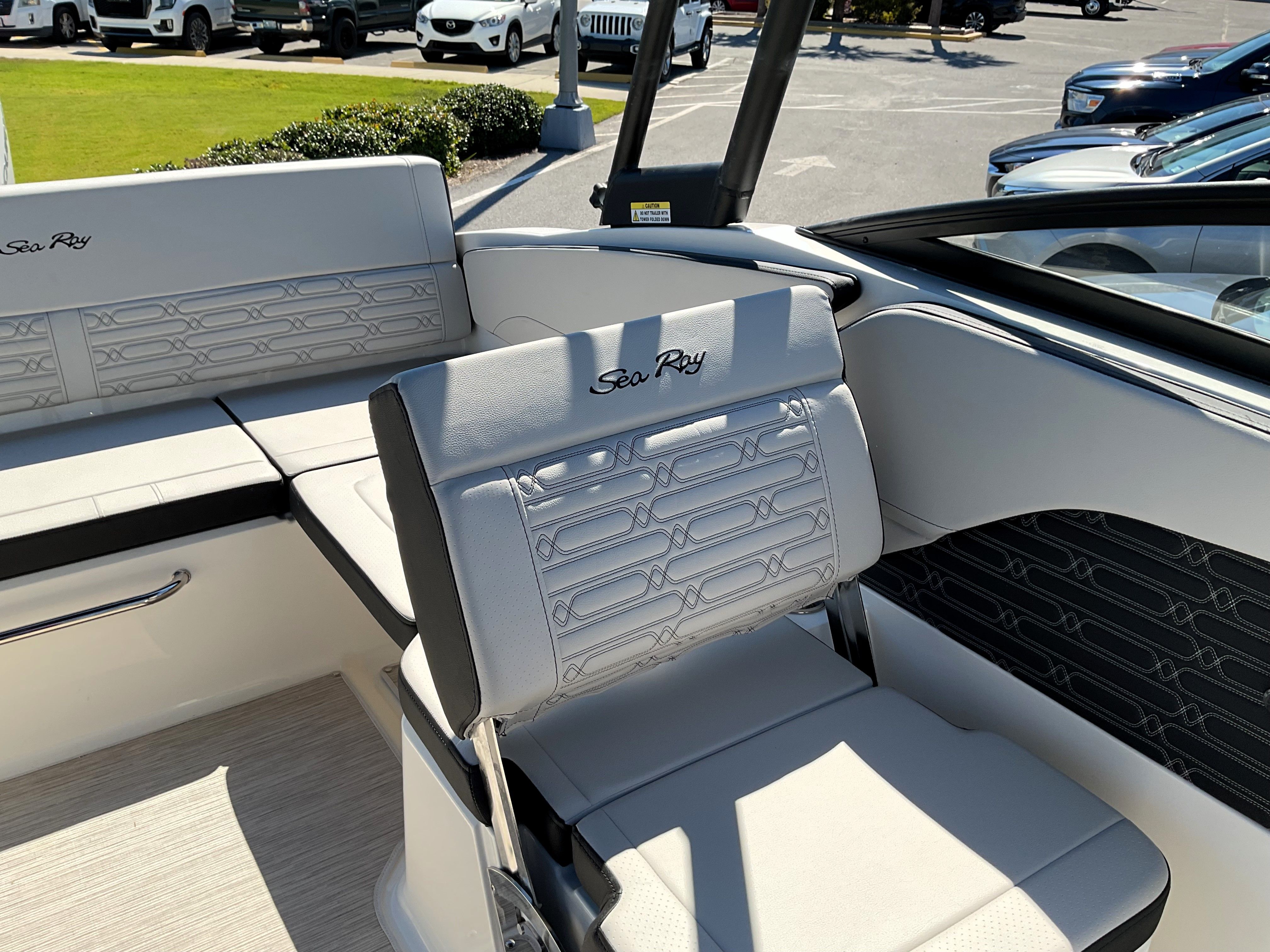 2026 Sea Ray SPX 210 Outboard Image Thumbnail #22