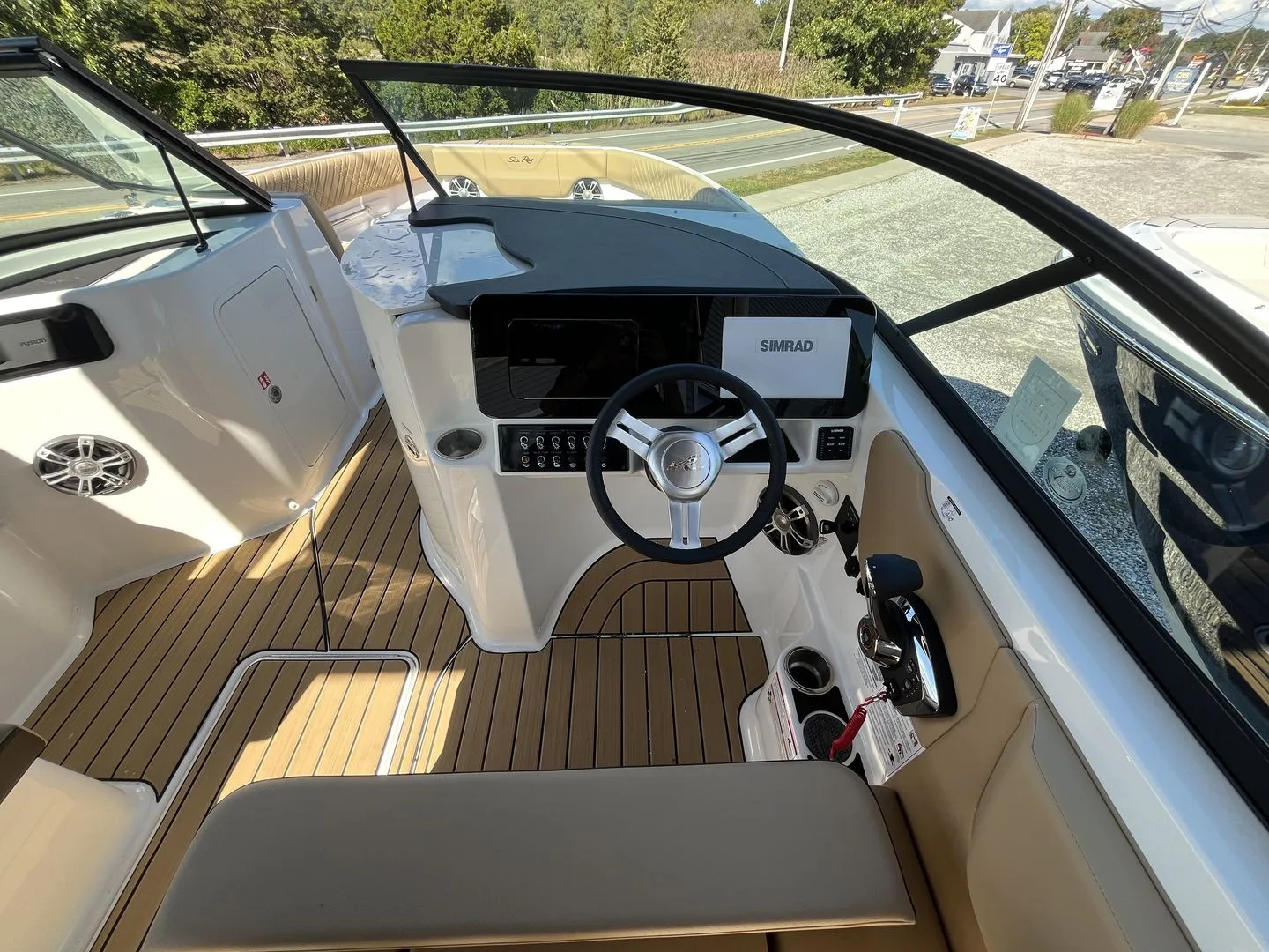 2026 Sea Ray SDX 250 Outboard Image Thumbnail #9