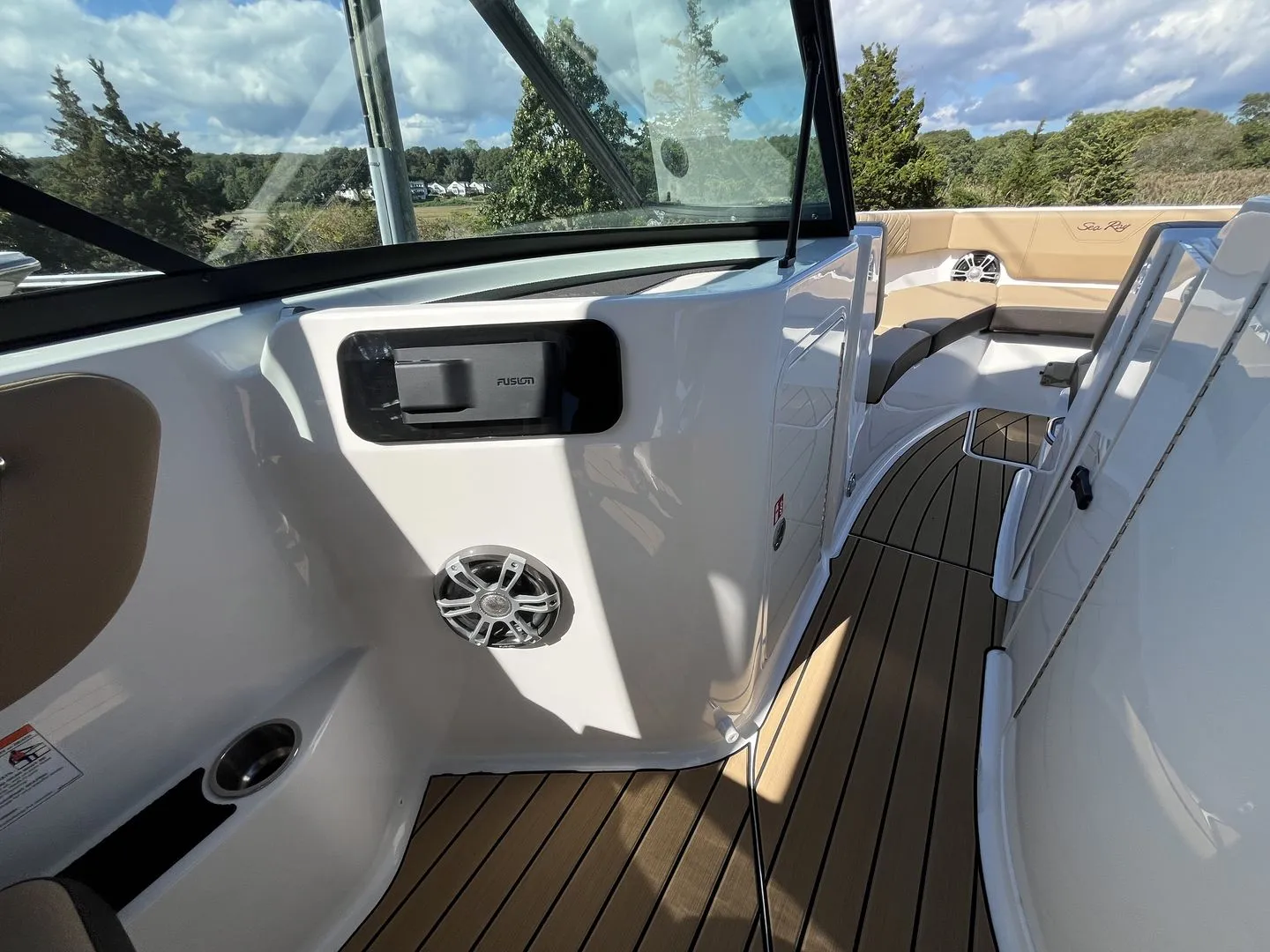 2026 Sea Ray SDX 250 Outboard Image Thumbnail #11