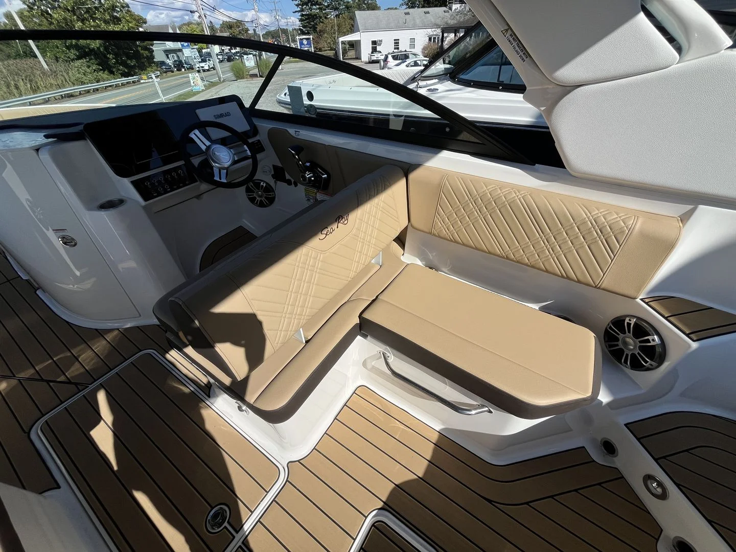 2026 Sea Ray SDX 250 Outboard Image Thumbnail #8