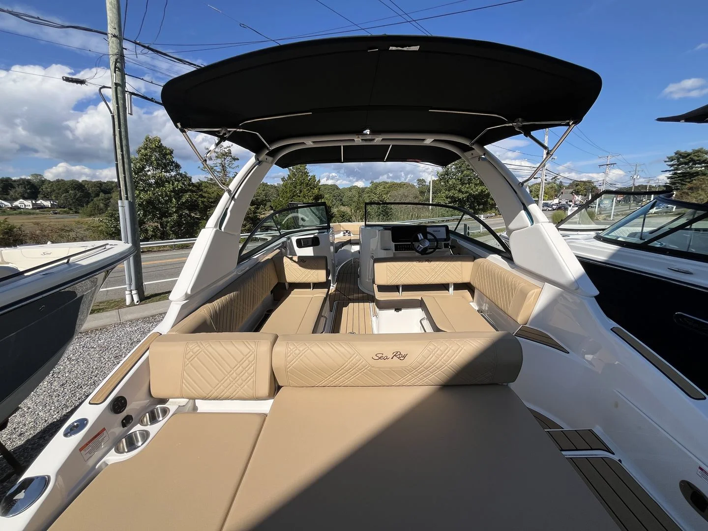 2026 Sea Ray SDX 250 Outboard Image Thumbnail #2