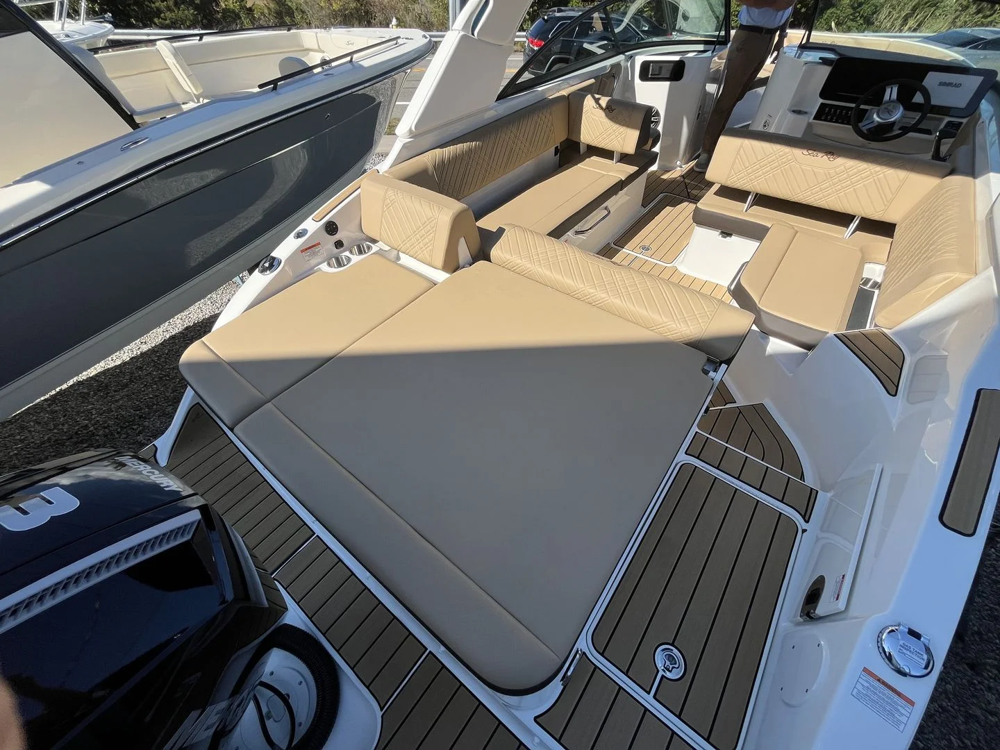 2026 Sea Ray SDX 250 Outboard Image Thumbnail #4