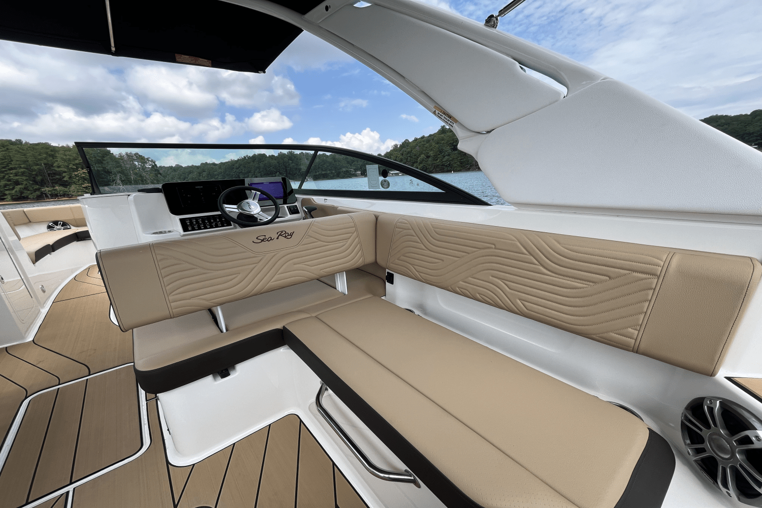 2025 Sea Ray SDX 270 Surf Image Thumbnail #15
