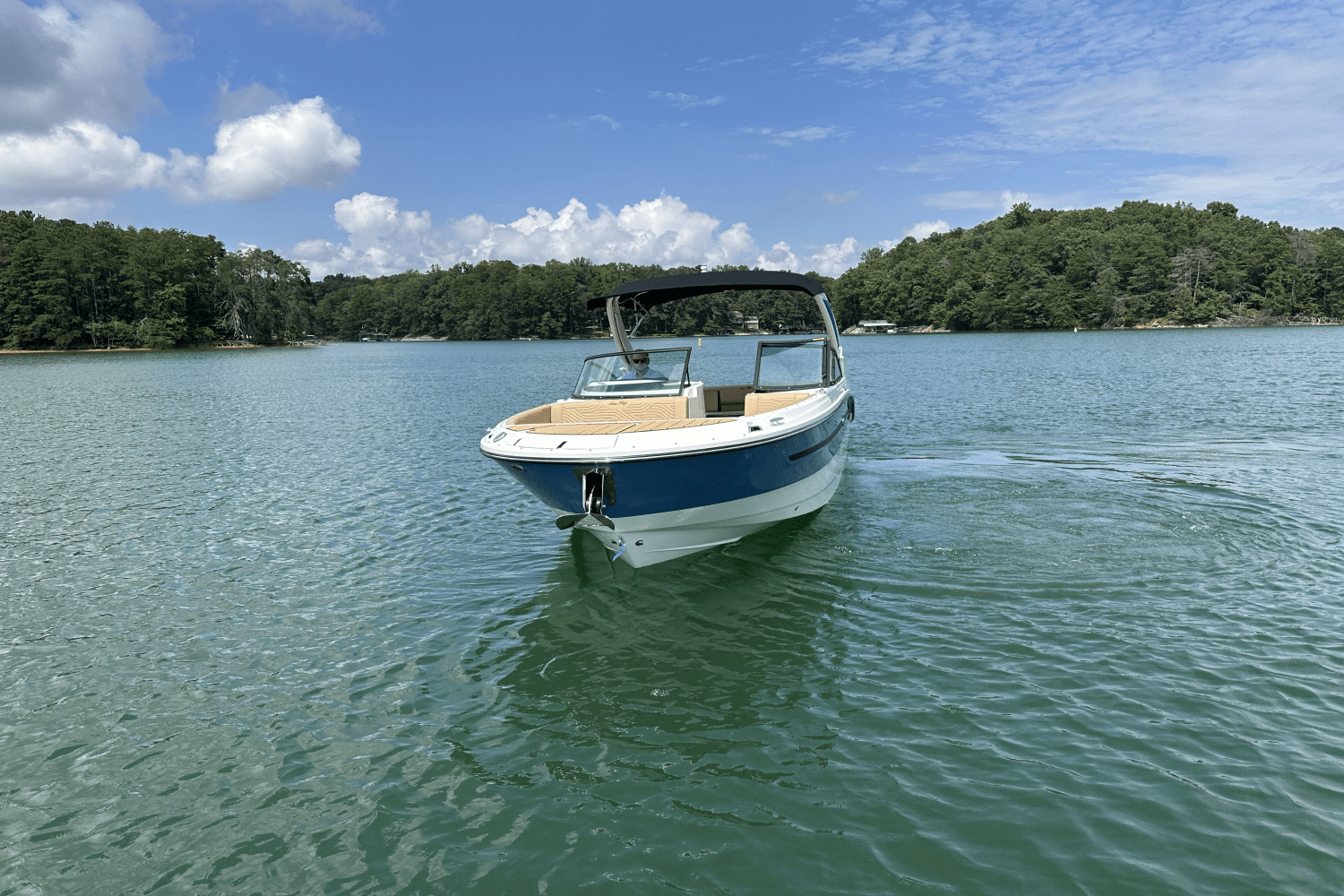 2025 Sea Ray SDX 270 Surf Image Thumbnail #3