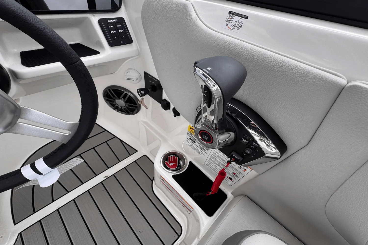 2026 Sea Ray SDX 250 Outboard Image Thumbnail #10