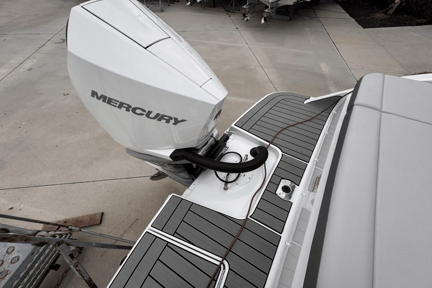 2026 Sea Ray SDX 250 Outboard Image Thumbnail #1
