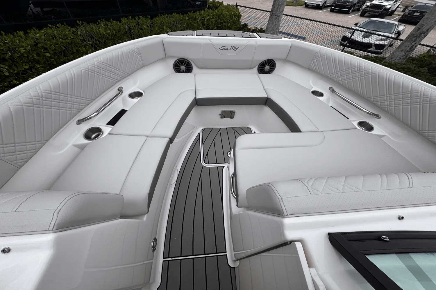2026 Sea Ray SDX 250 Outboard Image Thumbnail #16