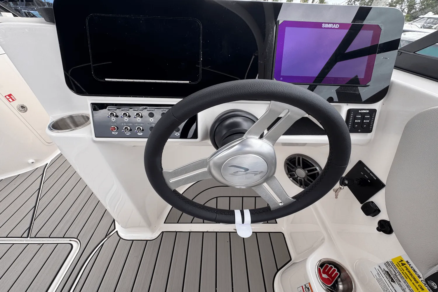 2026 Sea Ray SDX 250 Outboard Image Thumbnail #9