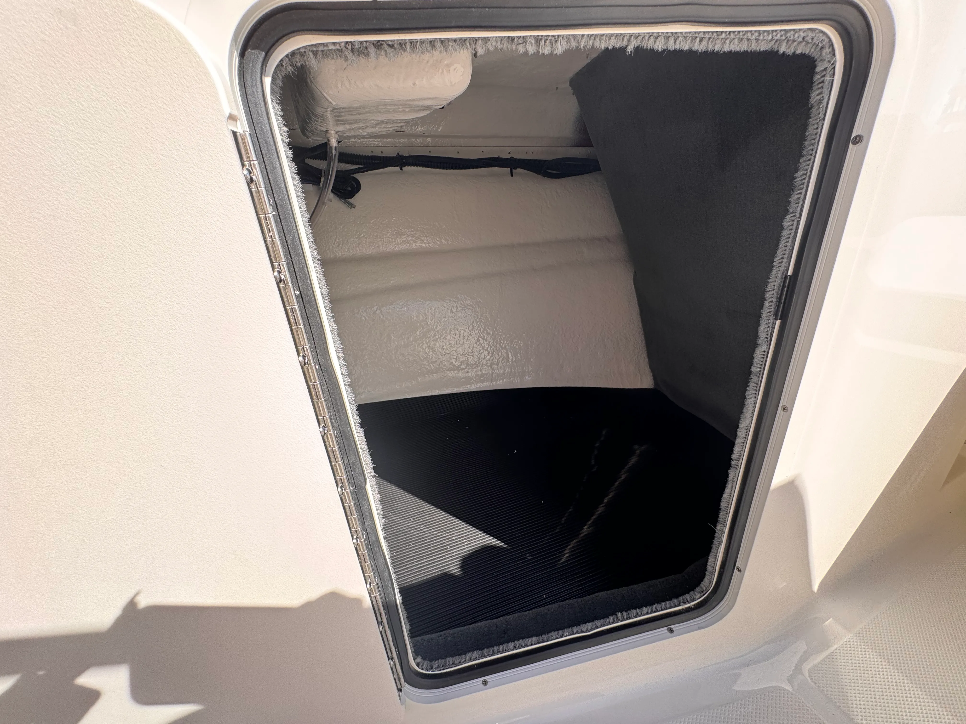 2026 Sea Ray SPX 210 Outboard Image Thumbnail #16