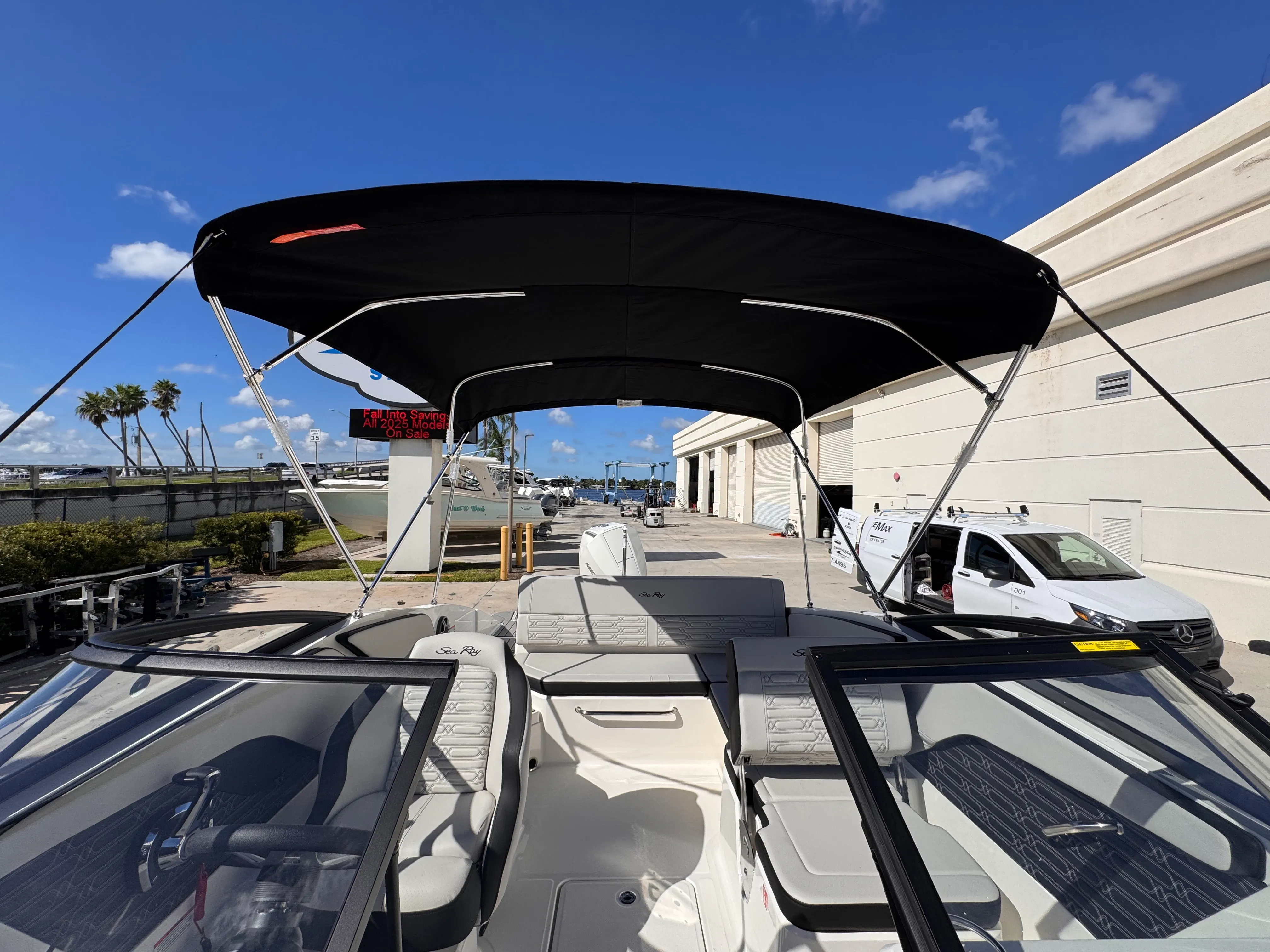 2026 Sea Ray SPX 210 Outboard Image Thumbnail #15