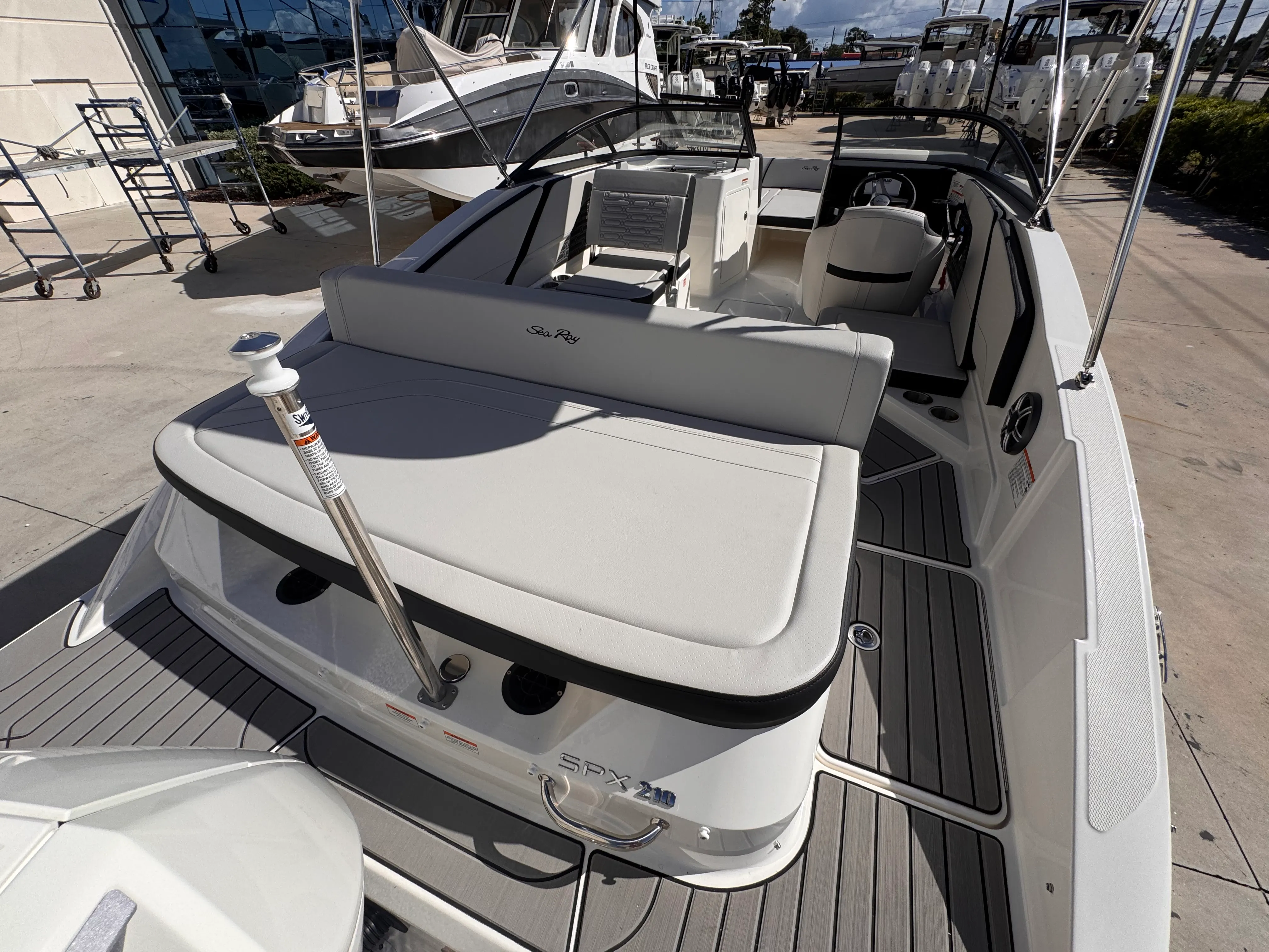 2026 Sea Ray SPX 210 Outboard Image Thumbnail #3