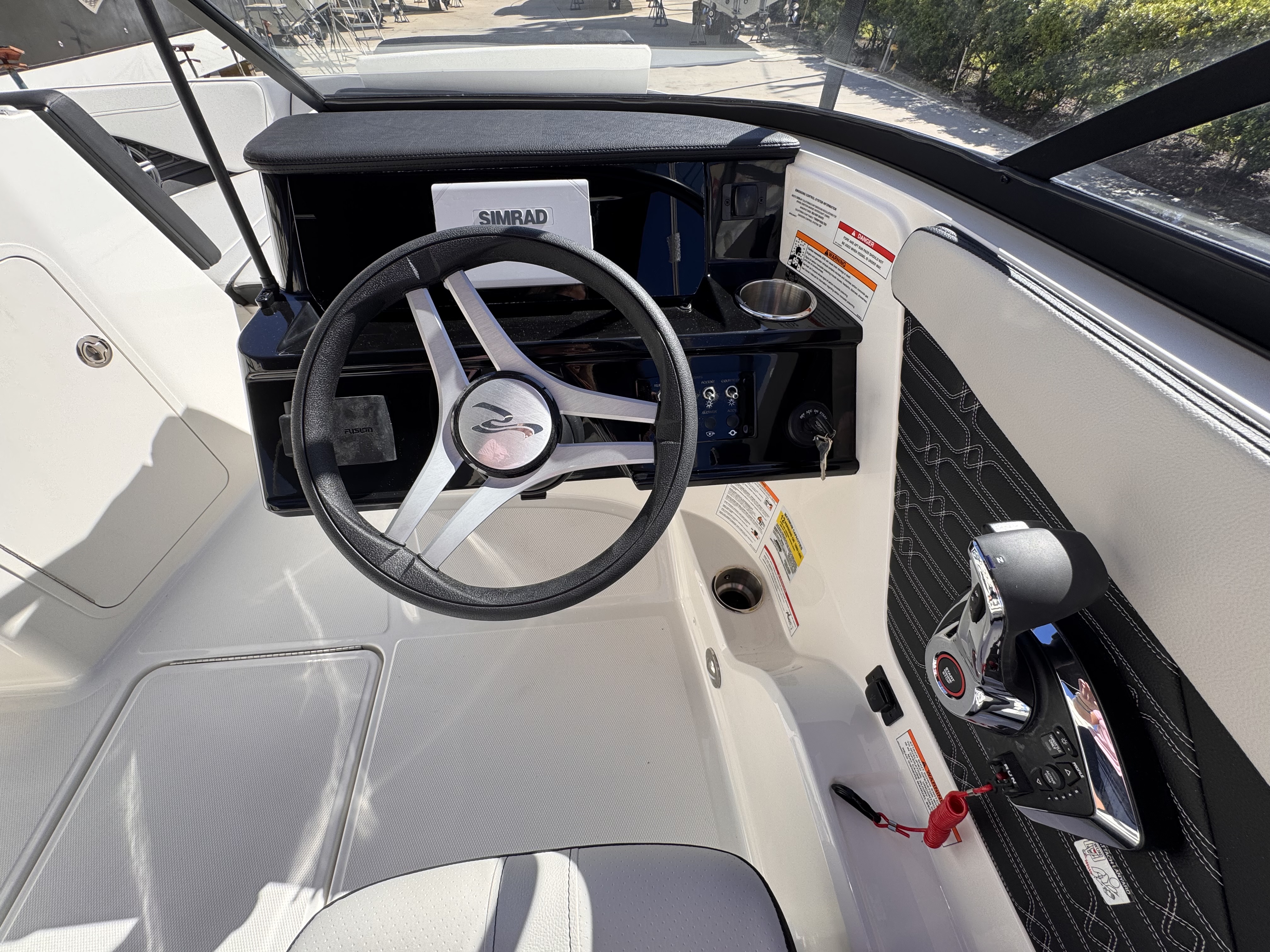 2026 Sea Ray SPX 210 Outboard Image Thumbnail #11