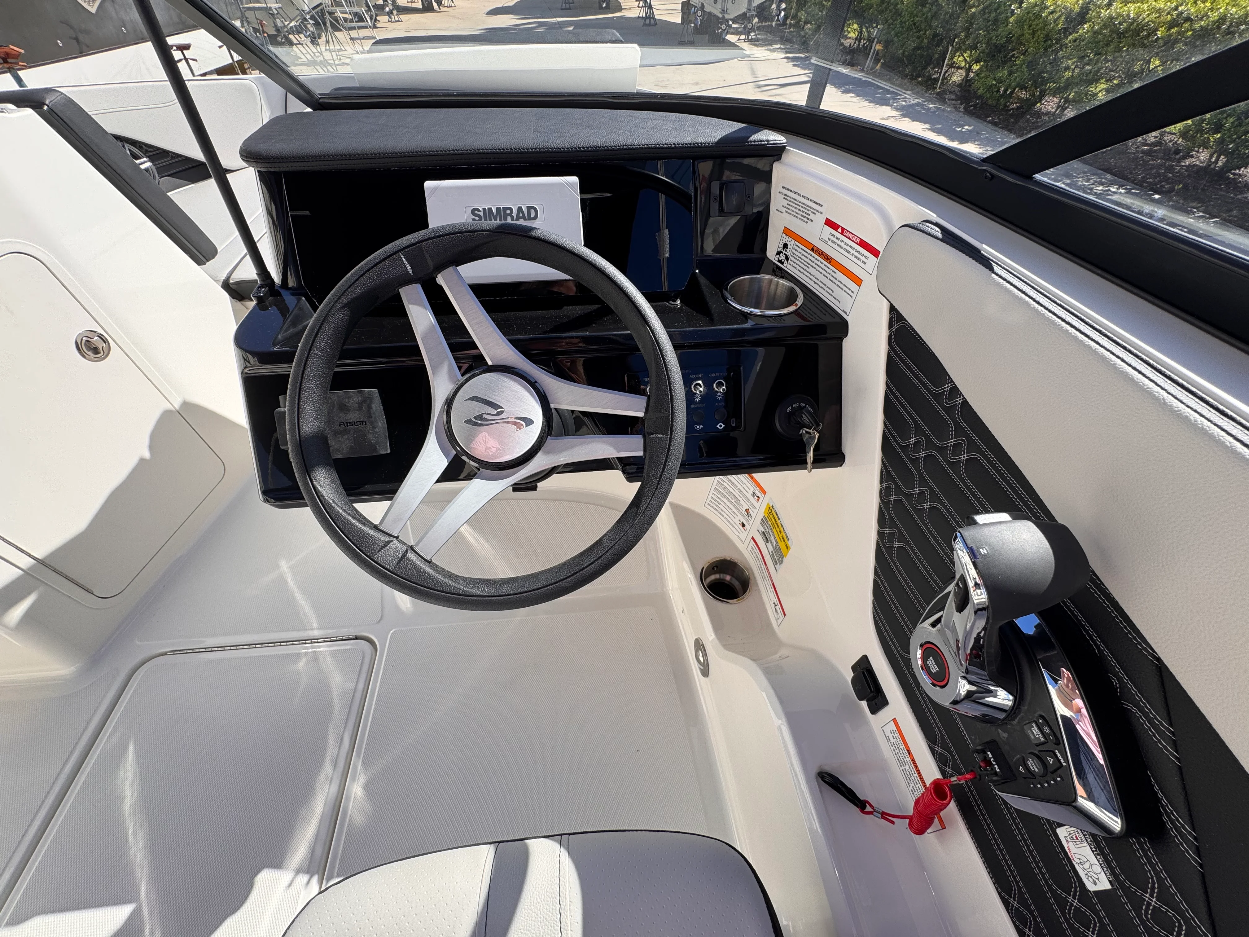 2026 Sea Ray SPX 210 Outboard Image Thumbnail #11