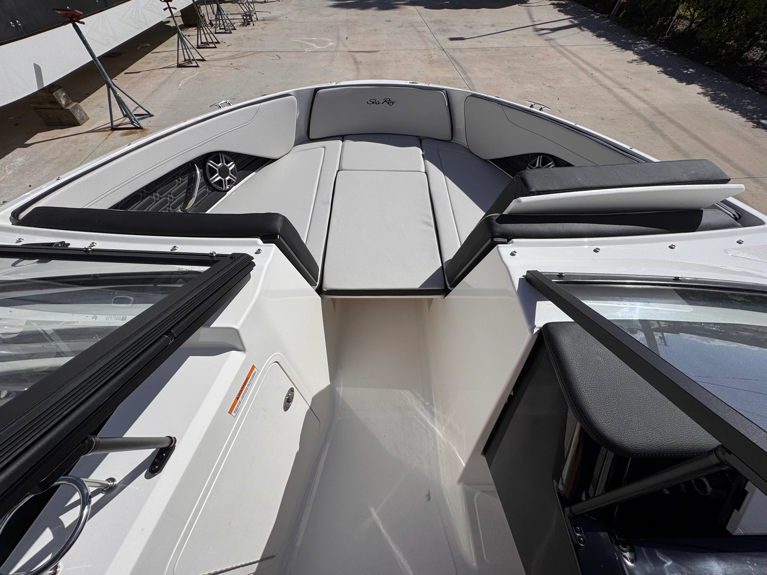 2026 Sea Ray SPX 210 Outboard Image Thumbnail #12