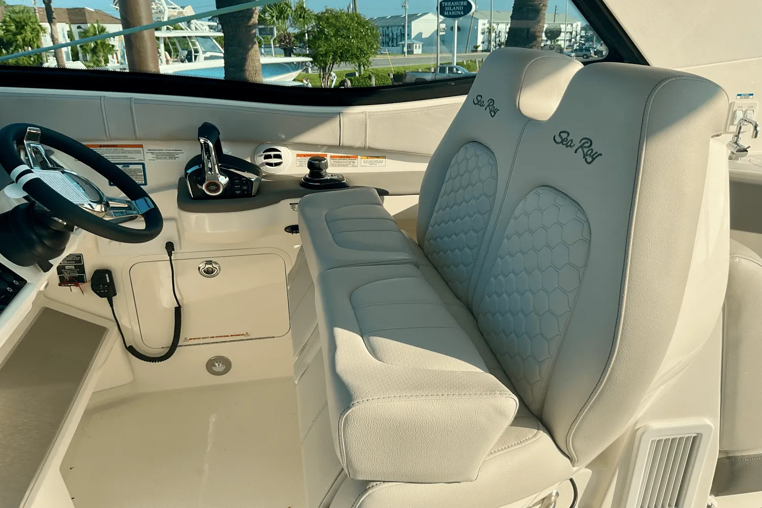 2026 Sea Ray Sundancer 320 Outboard Image Thumbnail #16