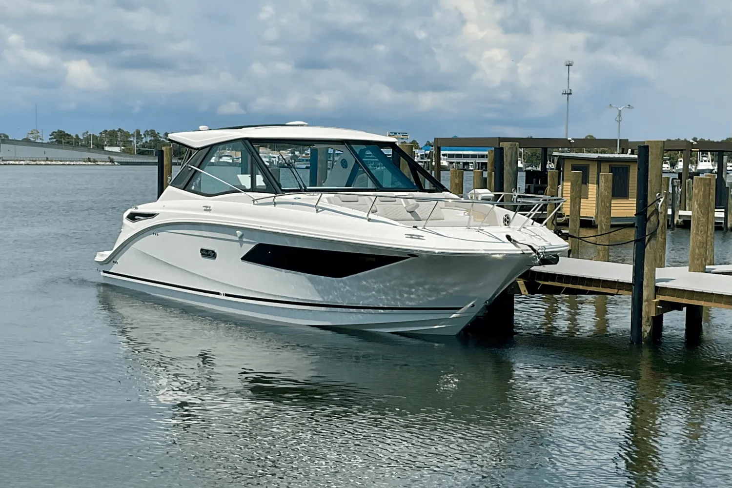 2026 Sea Ray Sundancer 320 Outboard Image Thumbnail #0