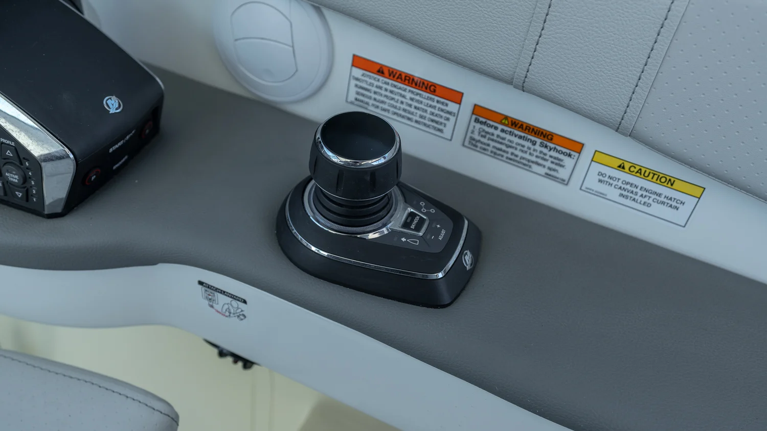 2026 Sea Ray Sundancer 320 Outboard Image Thumbnail #47