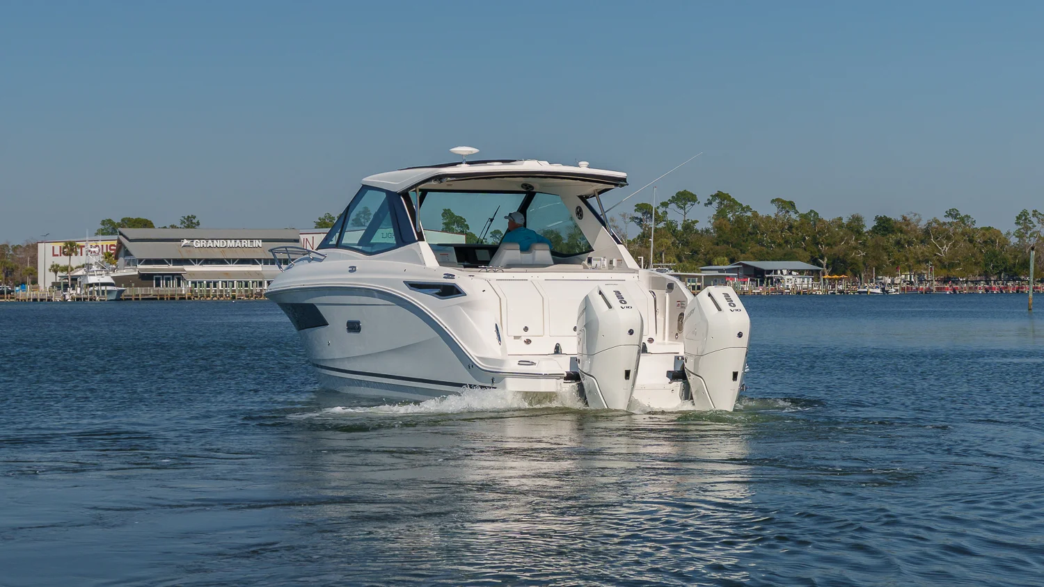 2026 Sea Ray Sundancer 320 Outboard Image Thumbnail #8