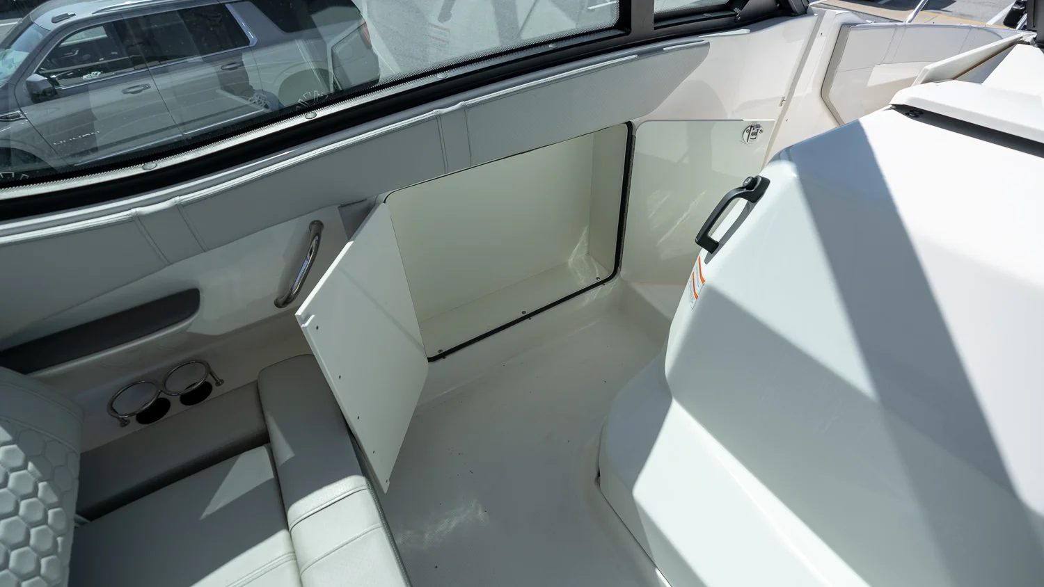 2026 Sea Ray Sundancer 320 Outboard Image Thumbnail #20