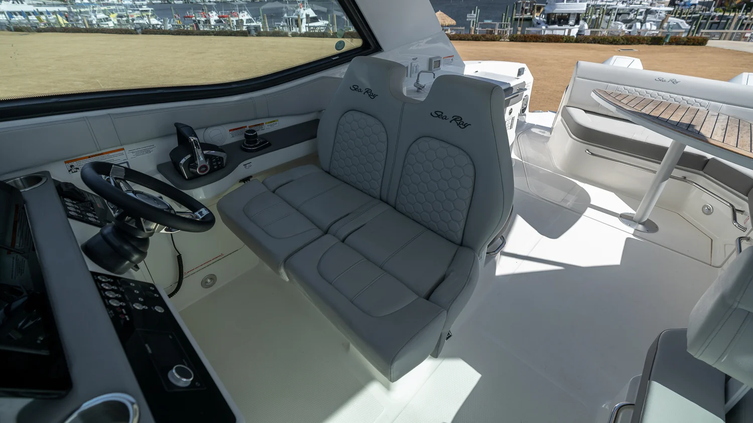 2026 Sea Ray Sundancer 320 Outboard Image Thumbnail #38