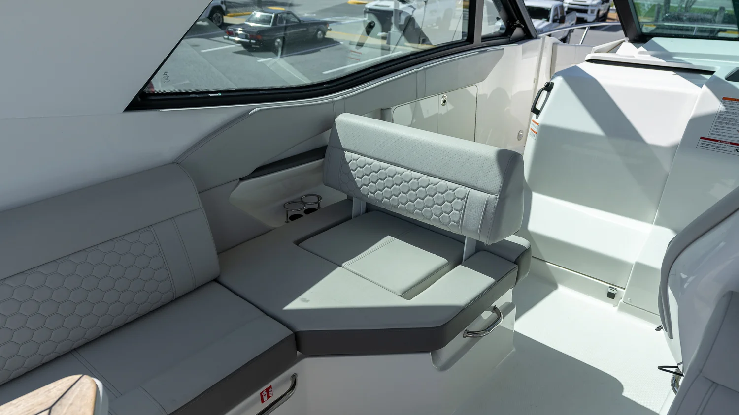 2026 Sea Ray Sundancer 320 Outboard Image Thumbnail #49