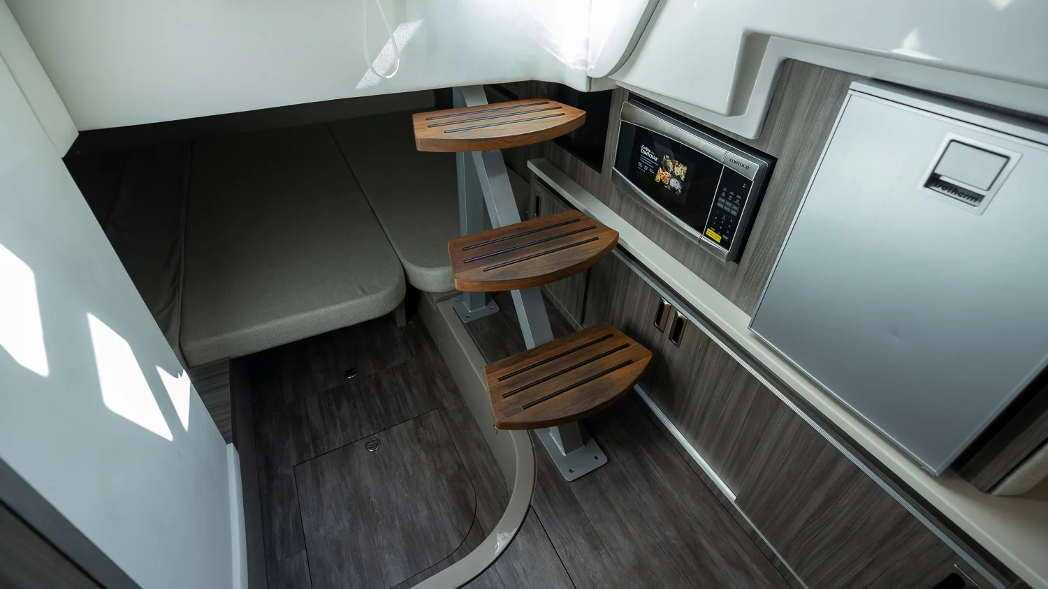 2026 Sea Ray Sundancer 320 Outboard Image Thumbnail #31