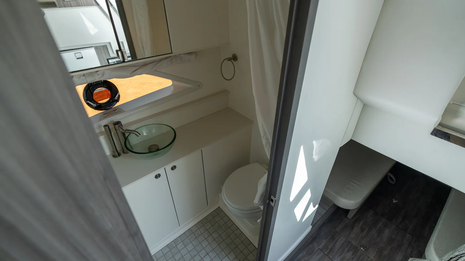 2026 Sea Ray Sundancer 320 Outboard Image Thumbnail #28