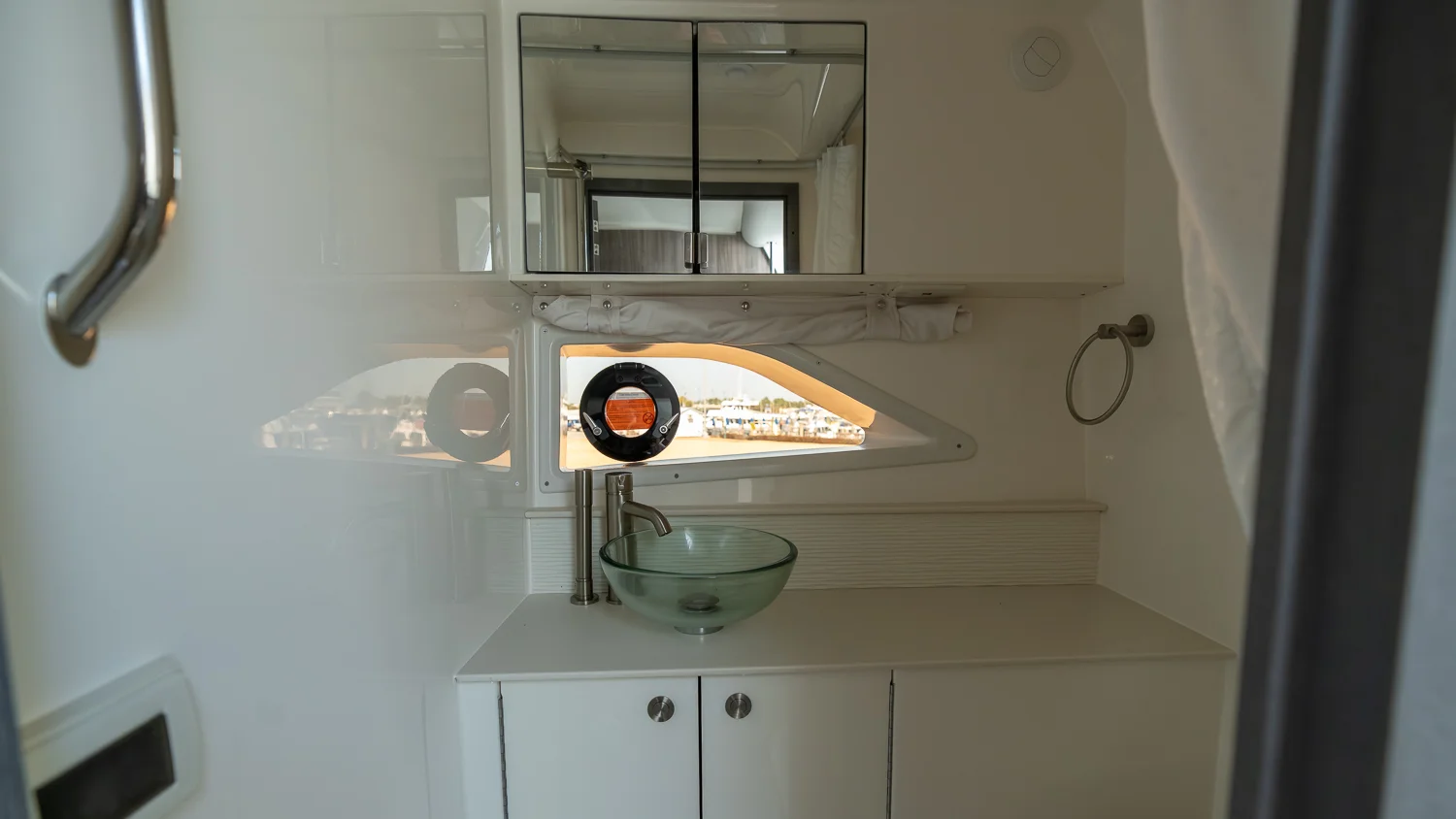 2026 Sea Ray Sundancer 320 Outboard Image Thumbnail #29