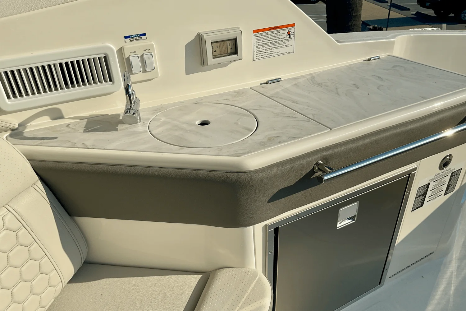 2026 Sea Ray Sundancer 320 Outboard Image Thumbnail #11