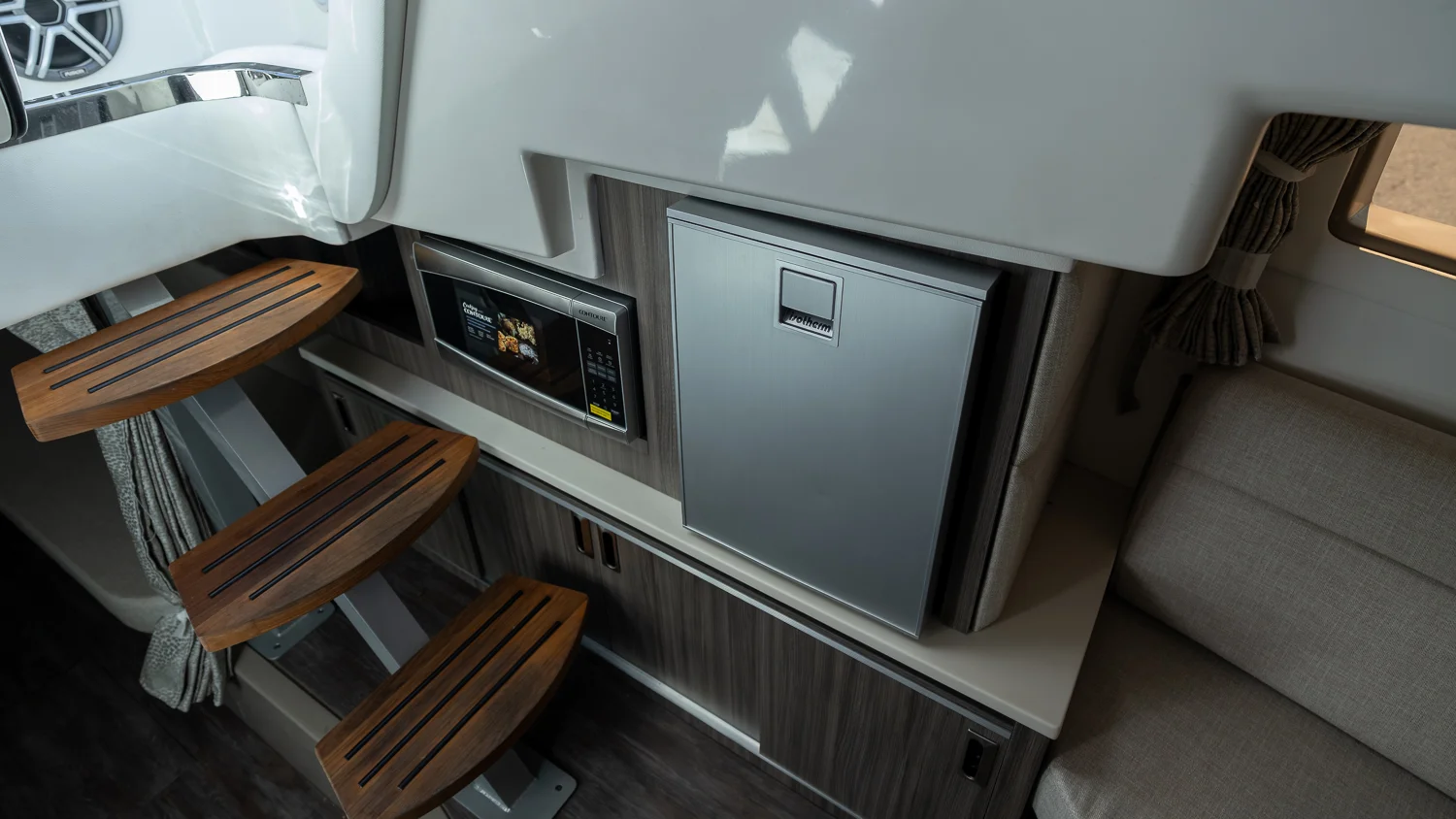 2026 Sea Ray Sundancer 320 Outboard Image Thumbnail #35