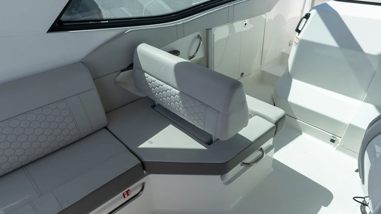 2026 Sea Ray Sundancer 320 Outboard Image Thumbnail #48