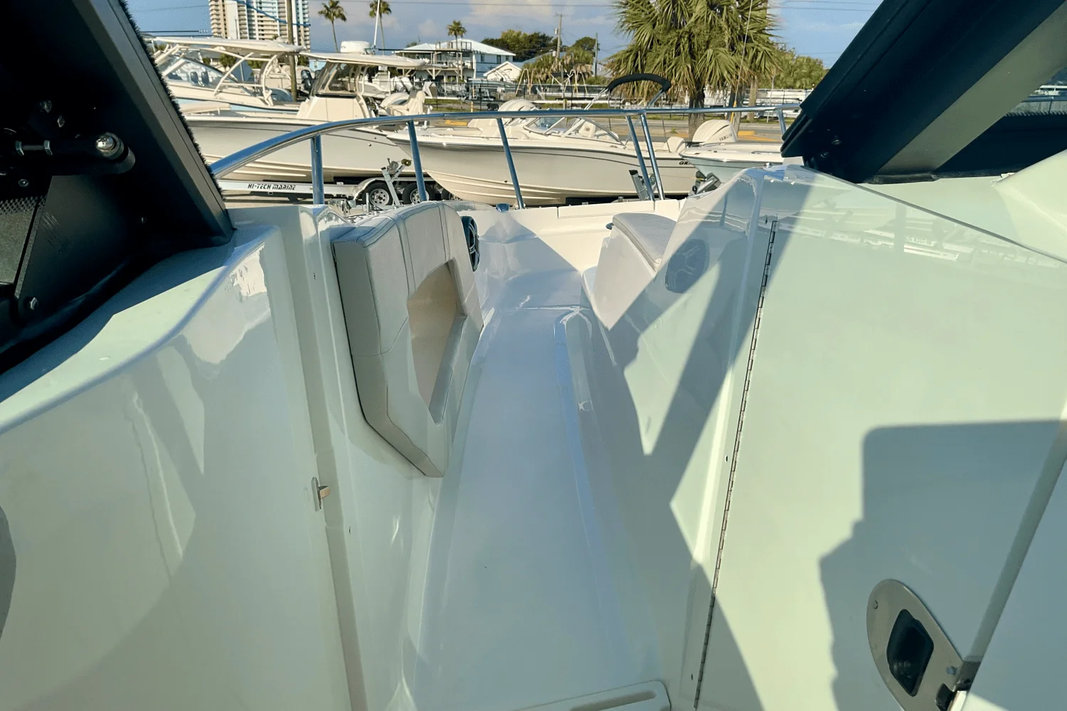 2026 Sea Ray Sundancer 320 Outboard Image Thumbnail #26