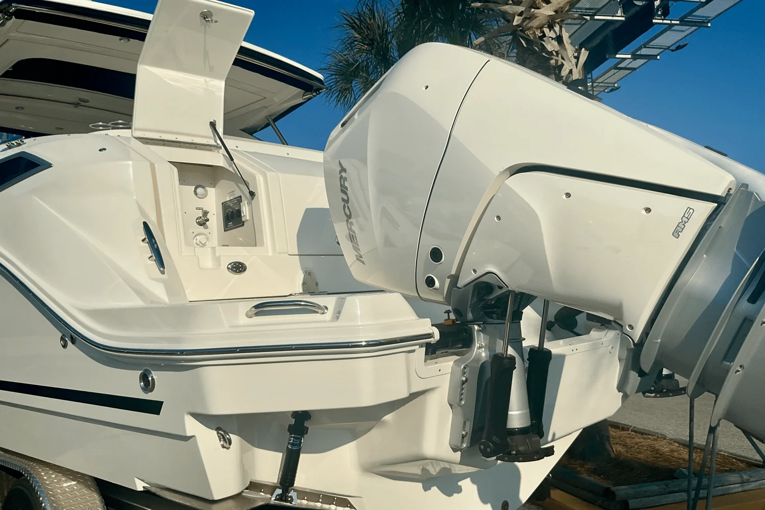 2026 Sea Ray Sundancer 320 Outboard Image Thumbnail #6