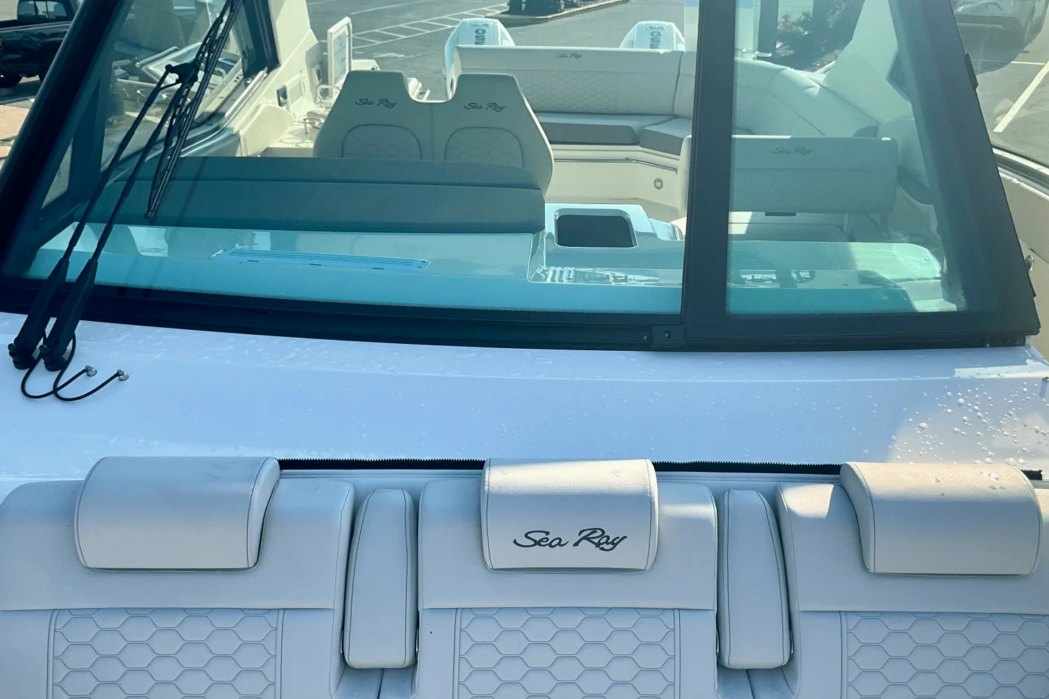 2026 Sea Ray Sundancer 320 Outboard Image Thumbnail #30