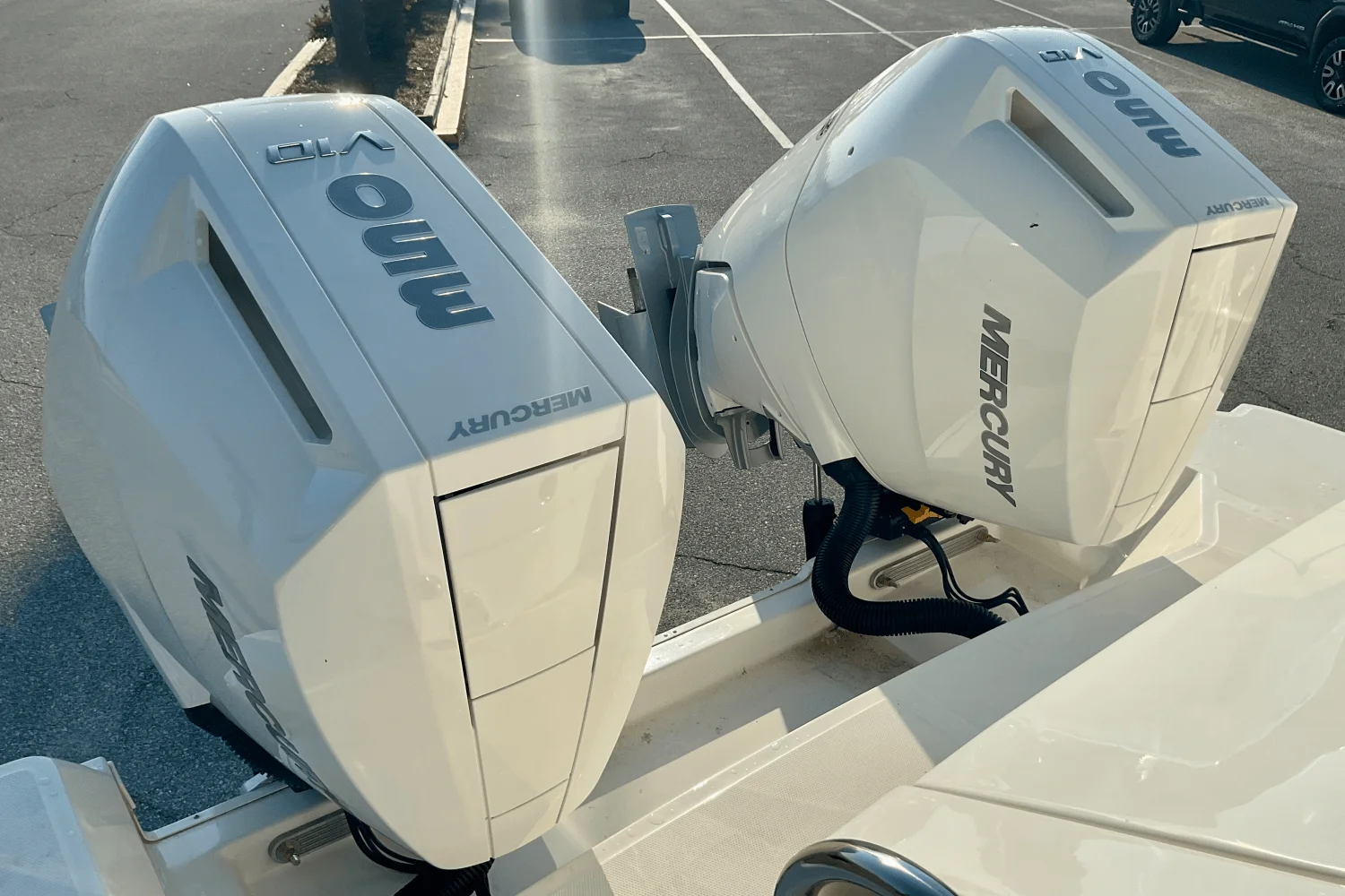 2026 Sea Ray Sundancer 320 Outboard Image Thumbnail #39