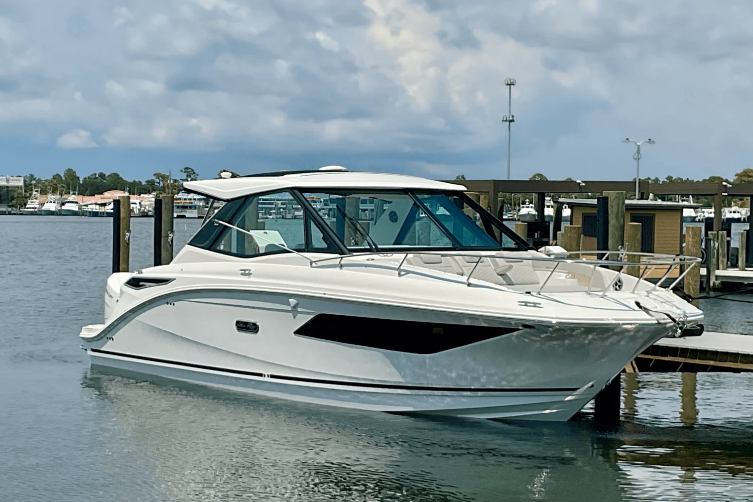 2026 Sea Ray Sundancer 320 Outboard Image Thumbnail #3