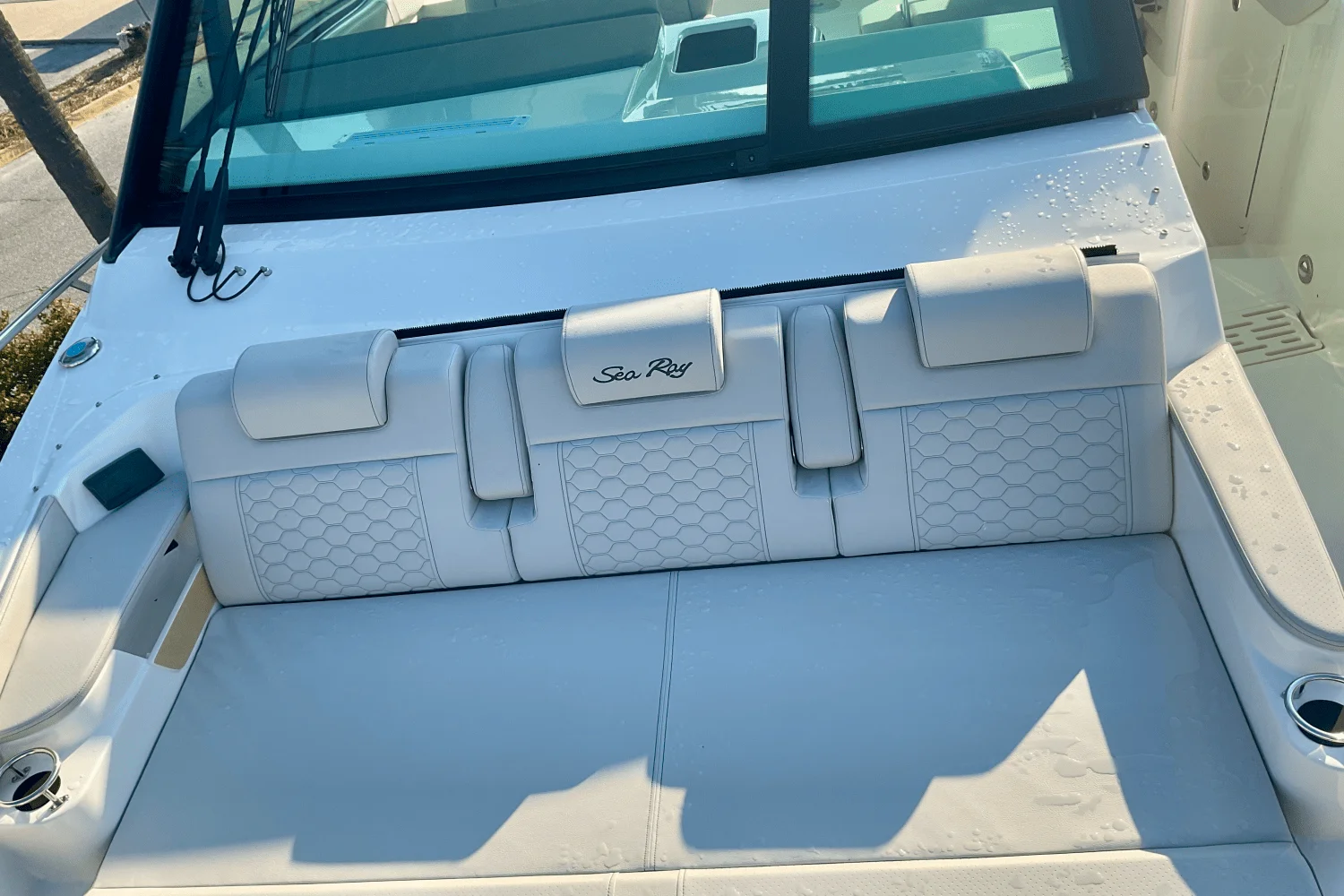 2026 Sea Ray Sundancer 320 Outboard Image Thumbnail #28