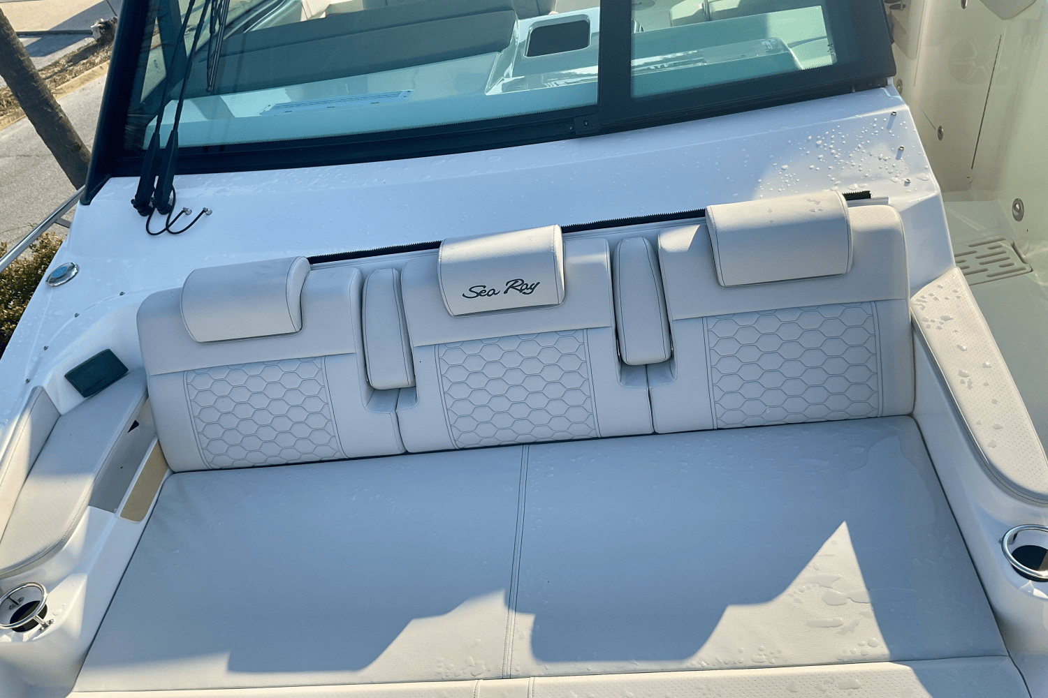2026 Sea Ray Sundancer 320 Outboard Image Thumbnail #28